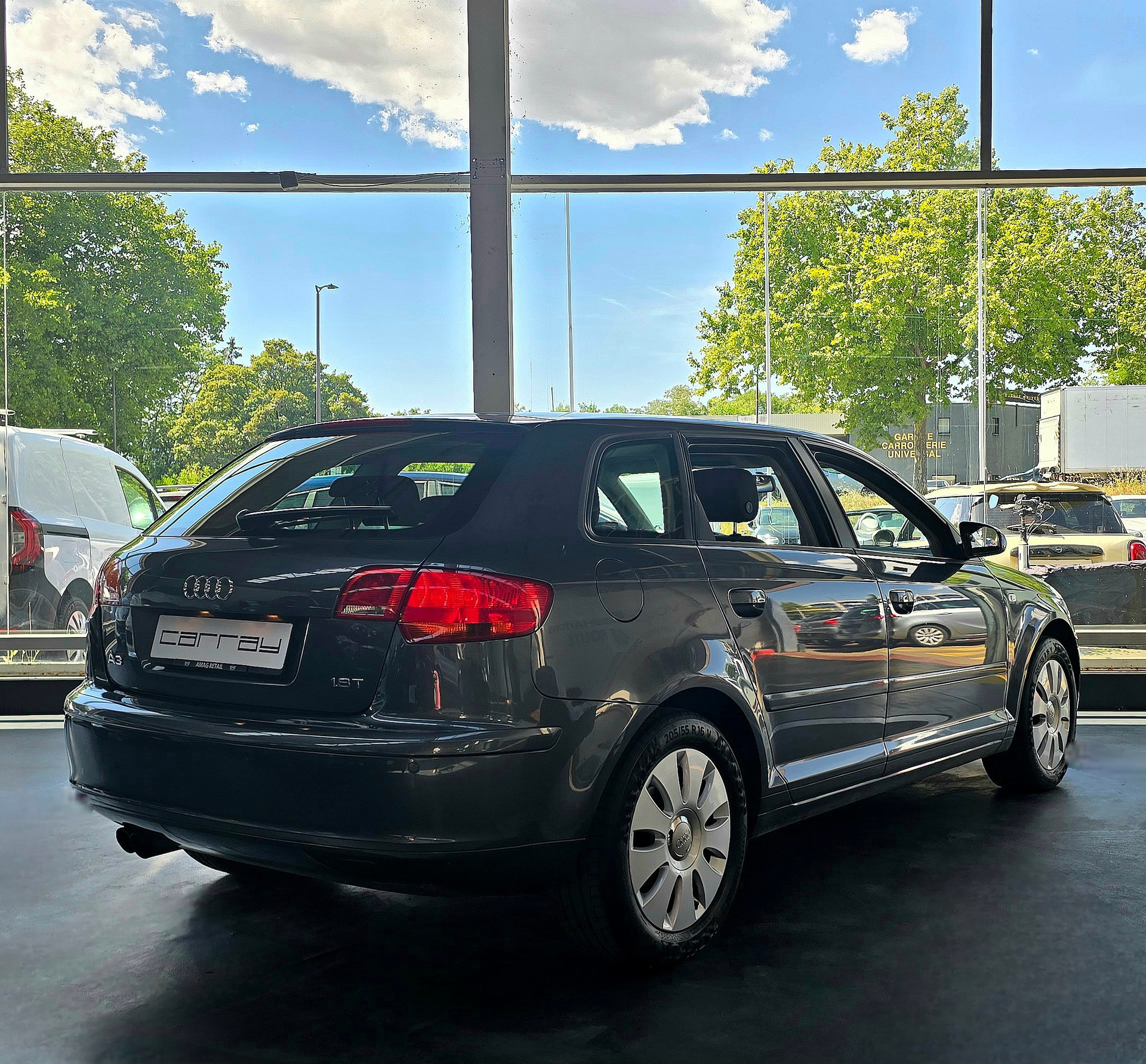 AUDI A3 Sportback 1.8 Turbo FSI Ambition-image-9