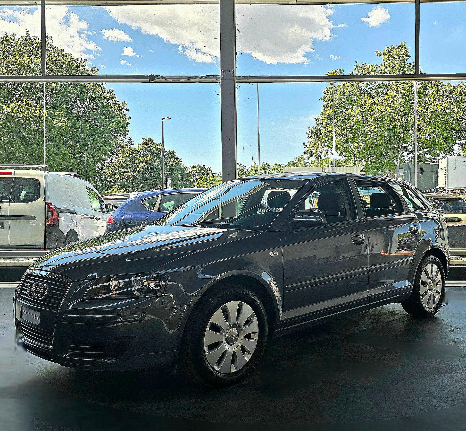 AUDI A3 Sportback 1.8 Turbo FSI Ambition-showroom-element-2