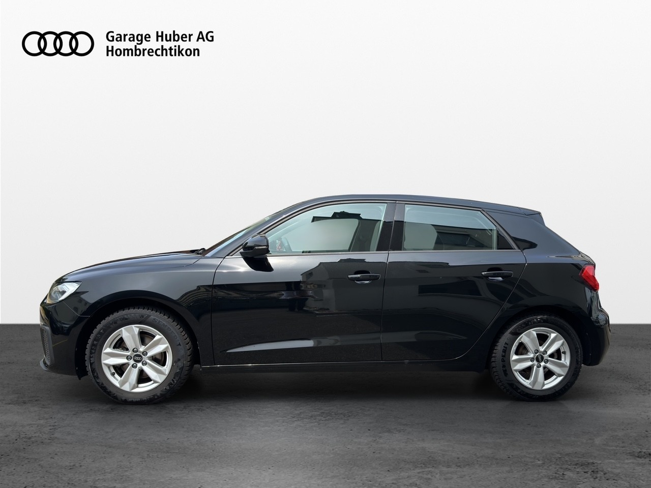 AUDI A1 Sportback 30 TFSI Attraction S-tronic-image-2