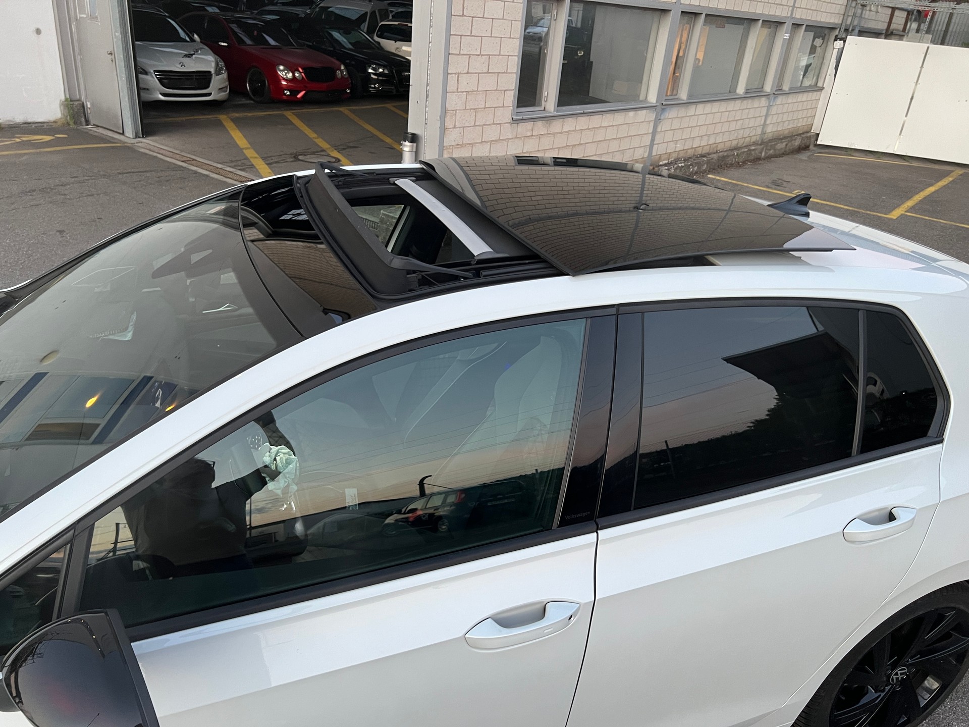 VW Golf 1.5 eTSI mHEV ACT R-Line DSG-image-11