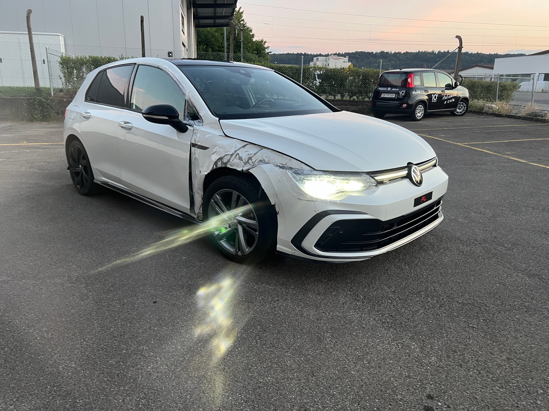 VW Golf 1.5 eTSI mHEV ACT R-Line DSG-image-1