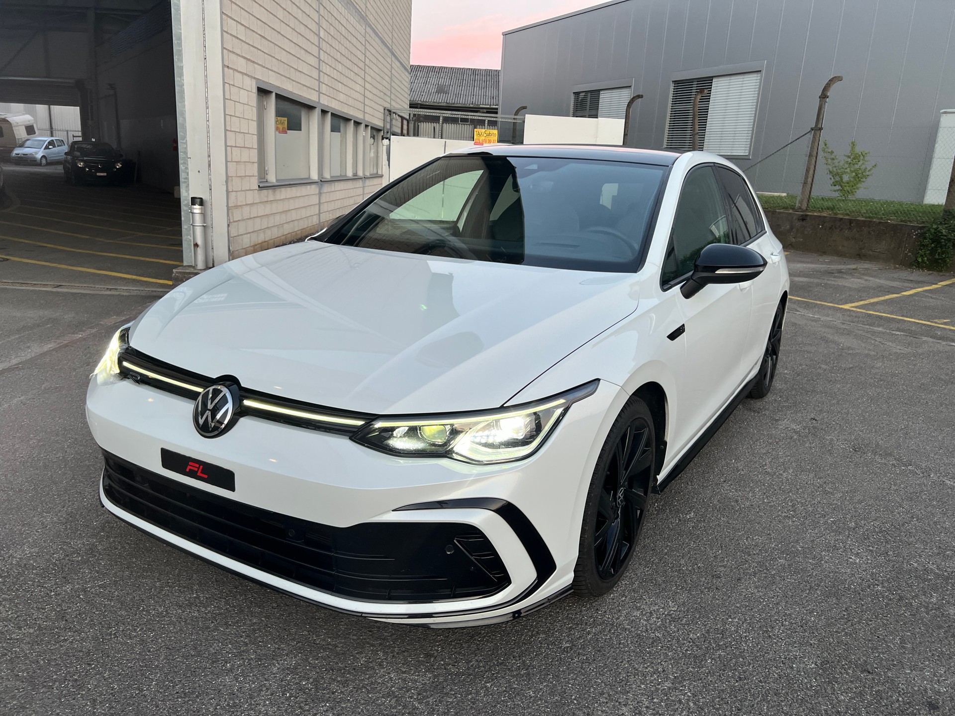 VW Golf 1.5 eTSI mHEV ACT R-Line DSG-image-0
