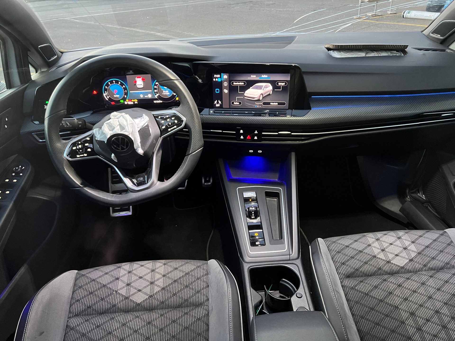 VW Golf 1.5 eTSI mHEV ACT R-Line DSG-image-15