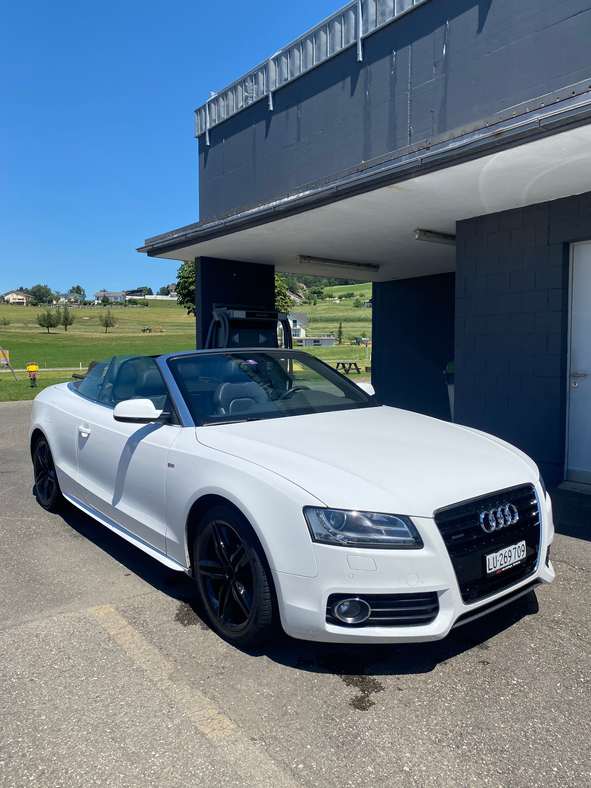 AUDI 3.0 V6 TDI quattro S-Tronic-image-2