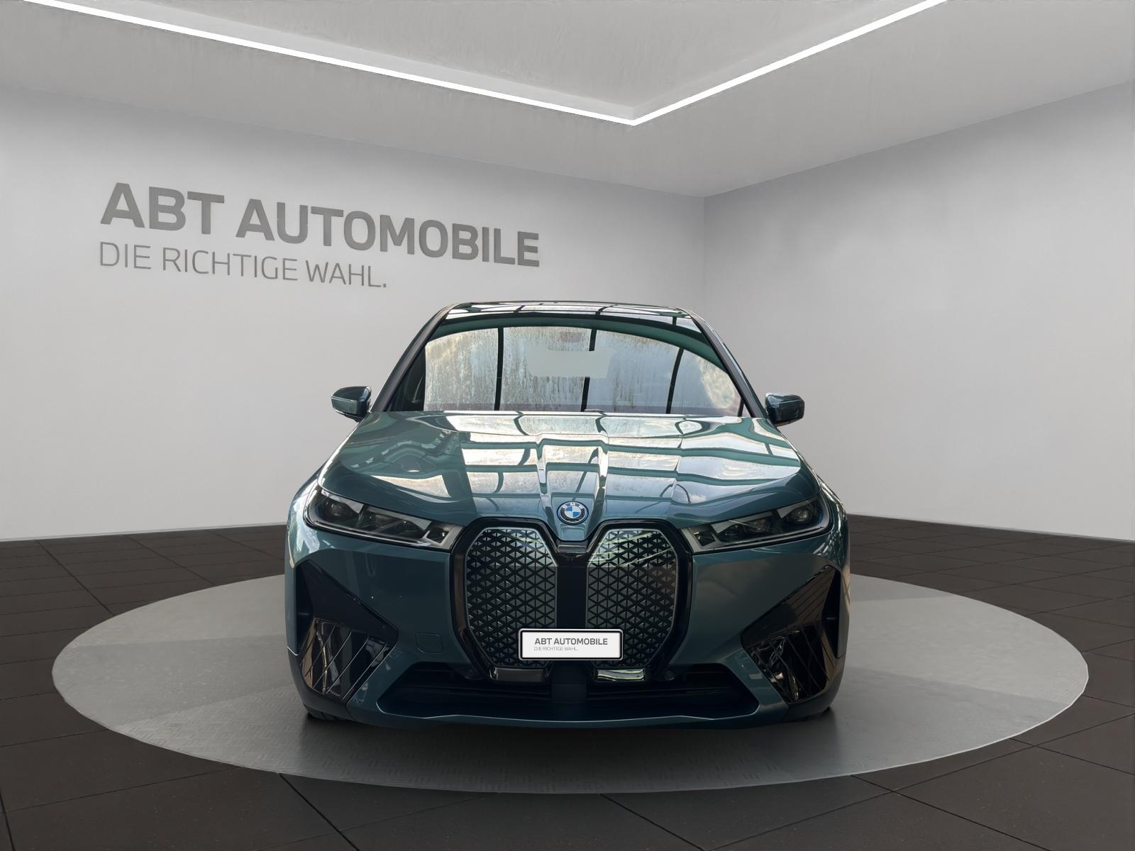 BMW iX xDrive50-image-1