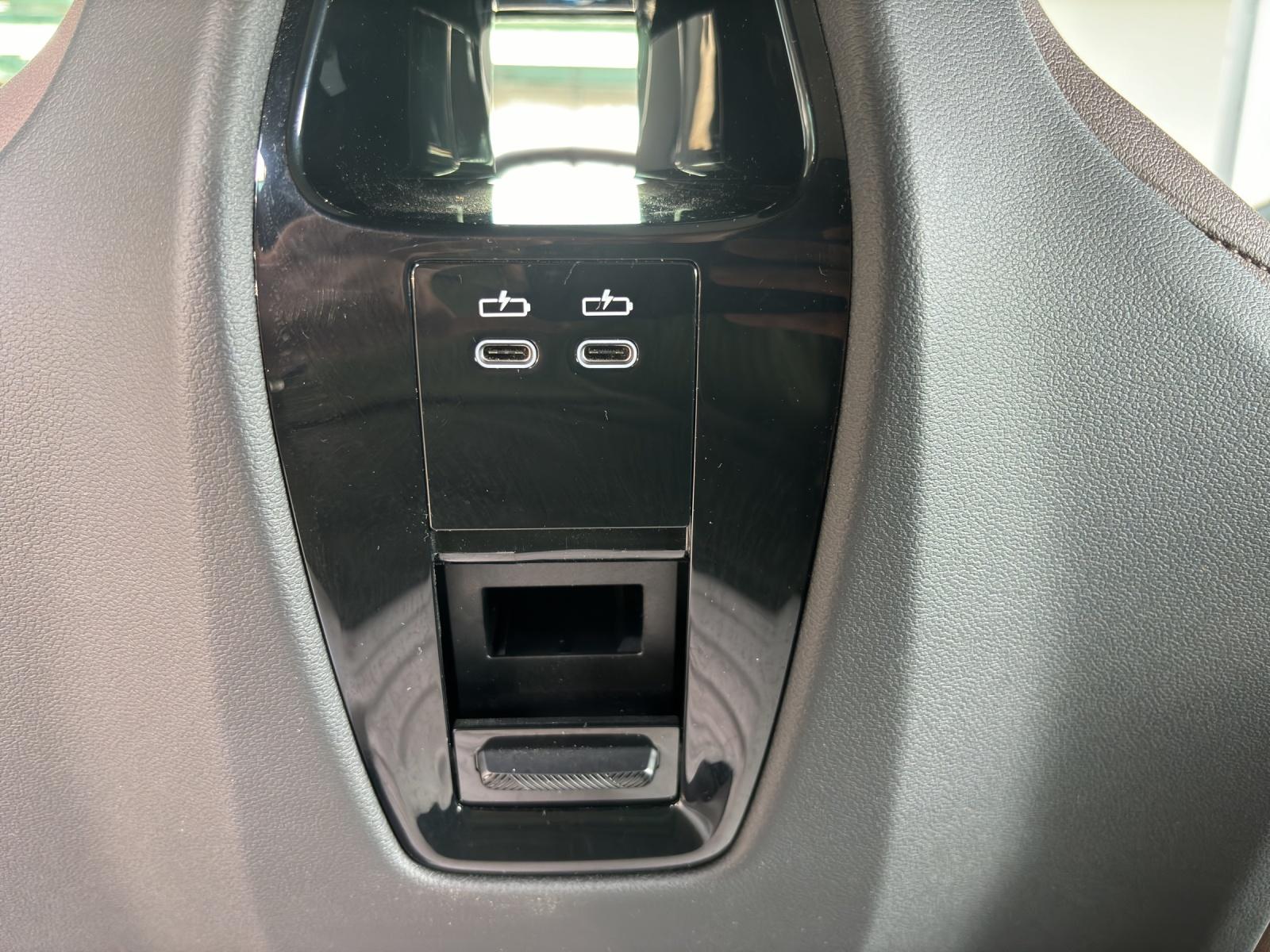 BMW iX xDrive50-image-25