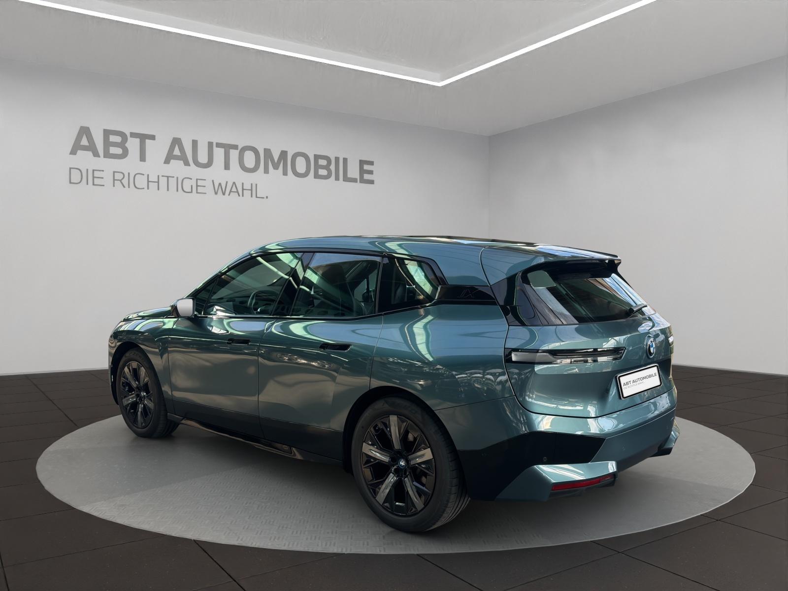 BMW iX xDrive50-image-3