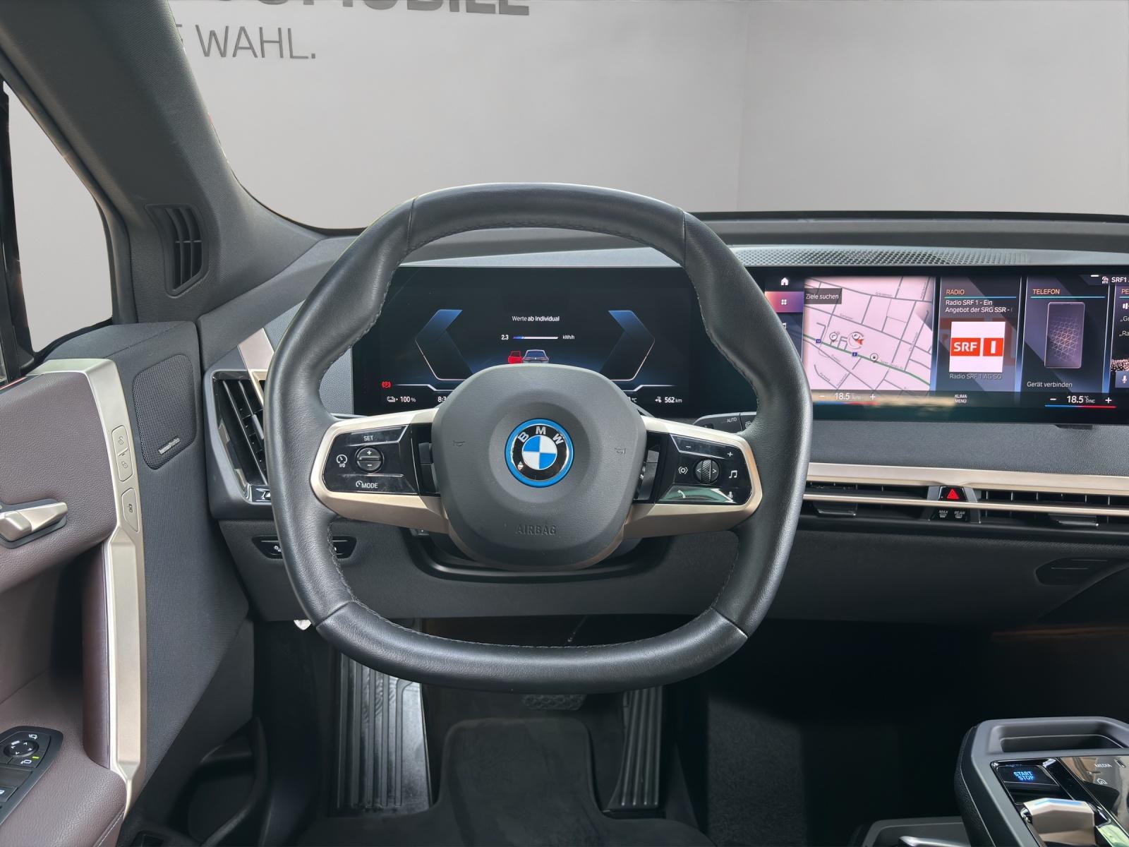 BMW iX xDrive50-image-5