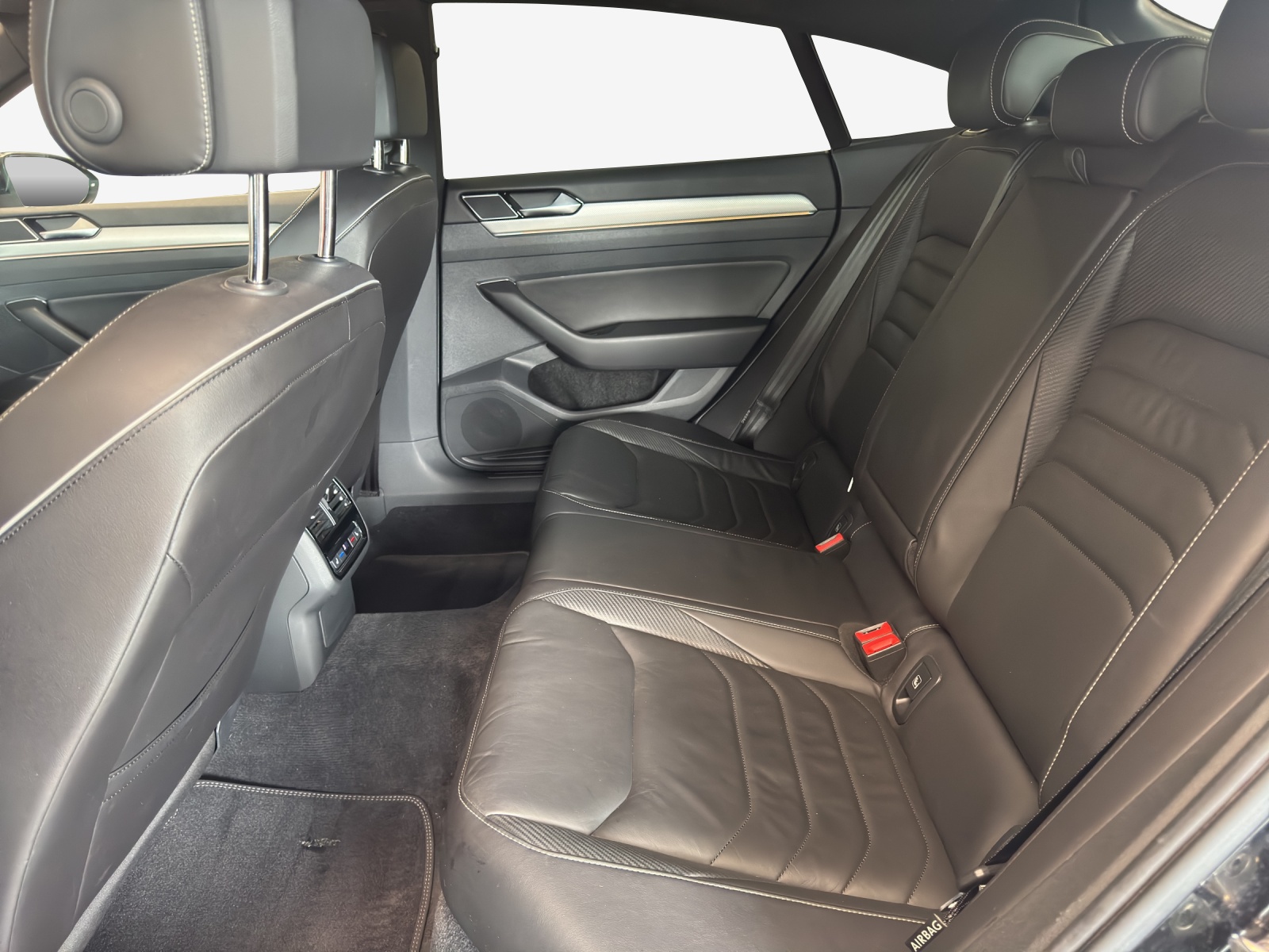 VW Arteon 2.0 TSI BMT R-Line 4Motion DSG-image-11