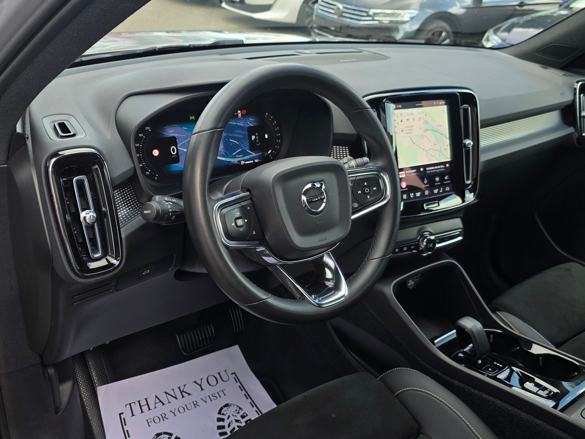 VOLVO XC40 B4 Benzin Mild Hybrid AWD Plus Dark DCT * CH-Fahrzeug * Inkl. 1 Jahr Garanite *-image-8