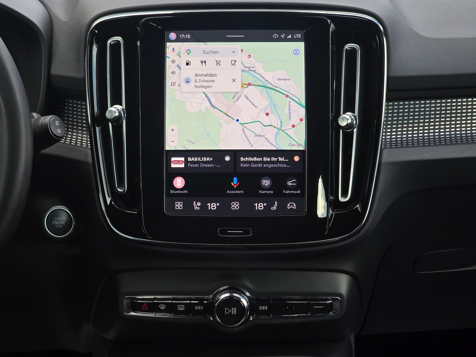 VOLVO XC40 B4 Benzin Mild Hybrid AWD Plus Dark DCT * CH-Fahrzeug * Inkl. 1 Jahr Garanite *-image-16