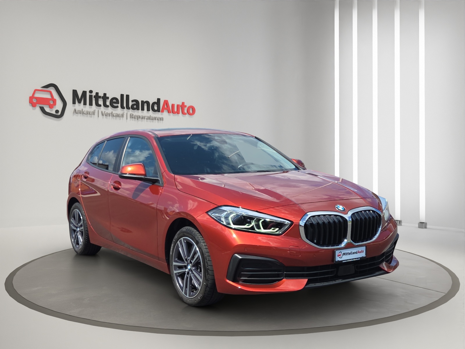BMW 120d xDrive Steptronic-showroom-element-2