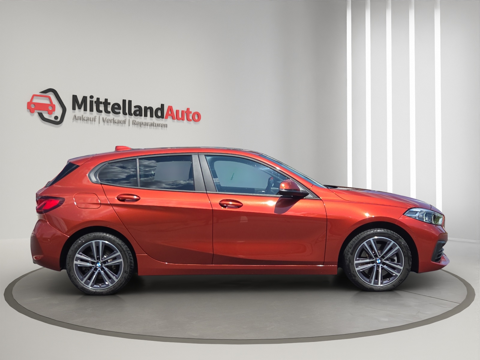BMW 120d xDrive Steptronic-showroom-element-3