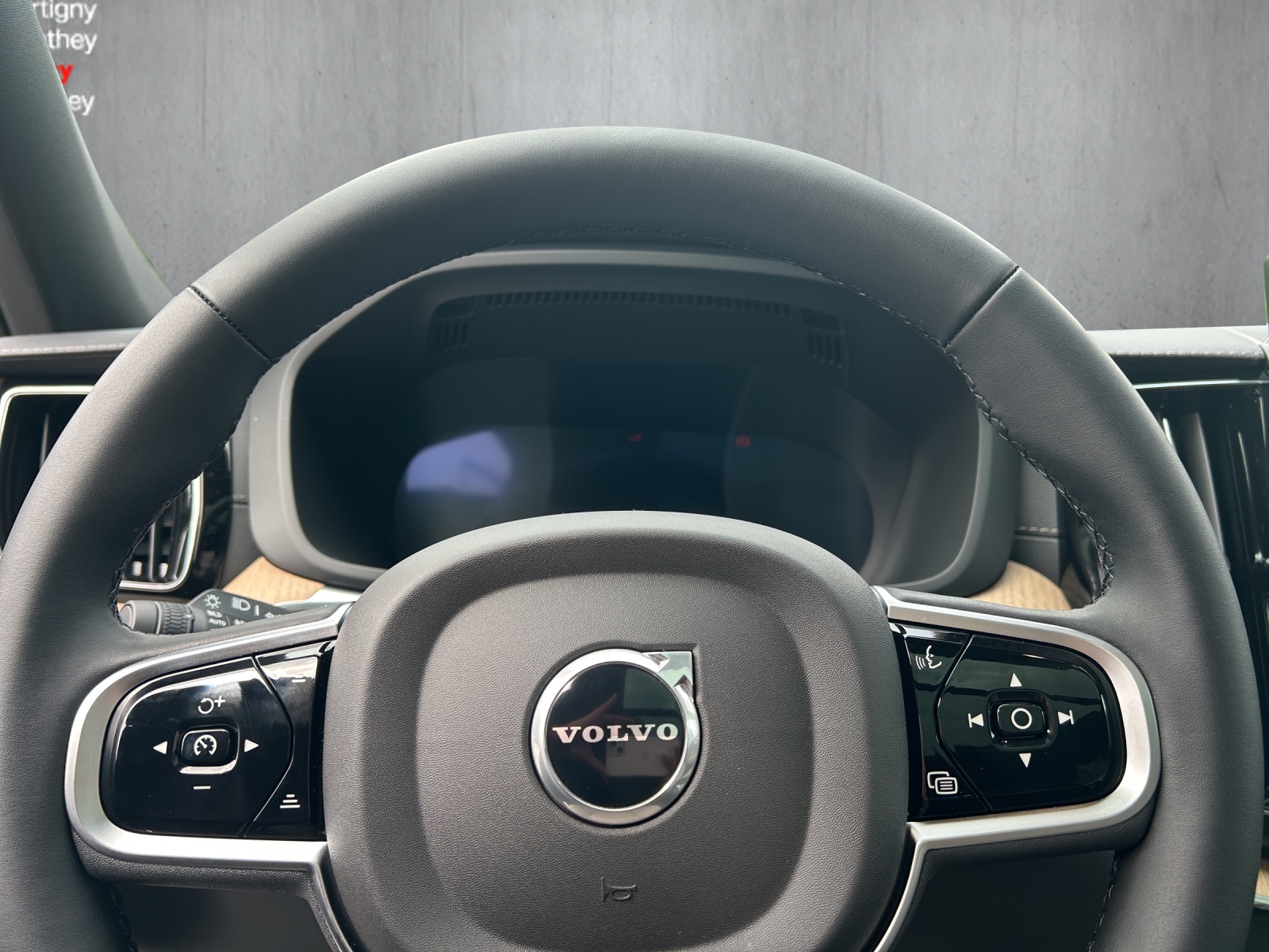 VOLVO XC60 T6 eAWD PluginHybrid Ultra Dark Geartronic-image-15
