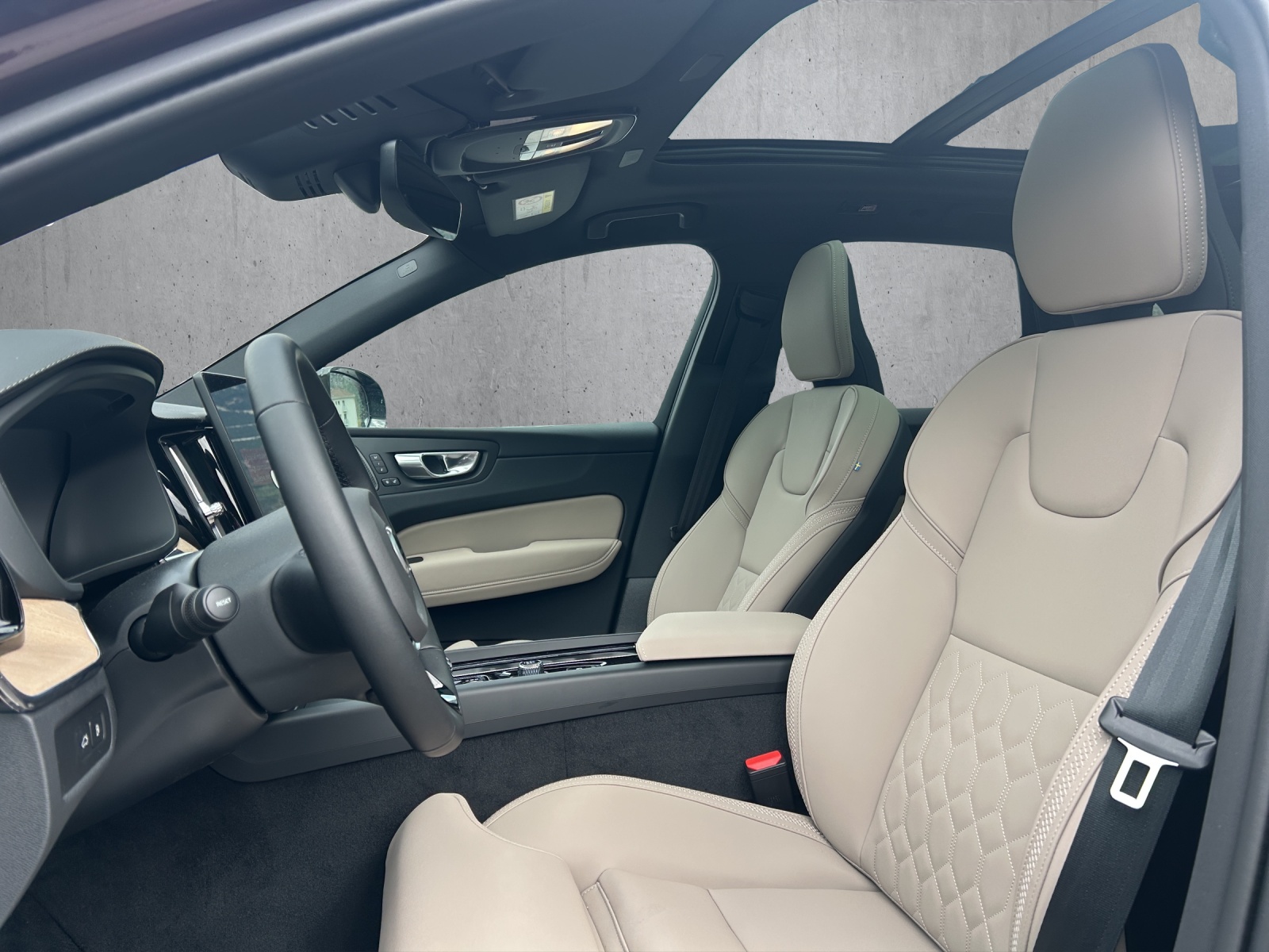 VOLVO XC60 T6 eAWD PluginHybrid Ultra Dark Geartronic-image-8