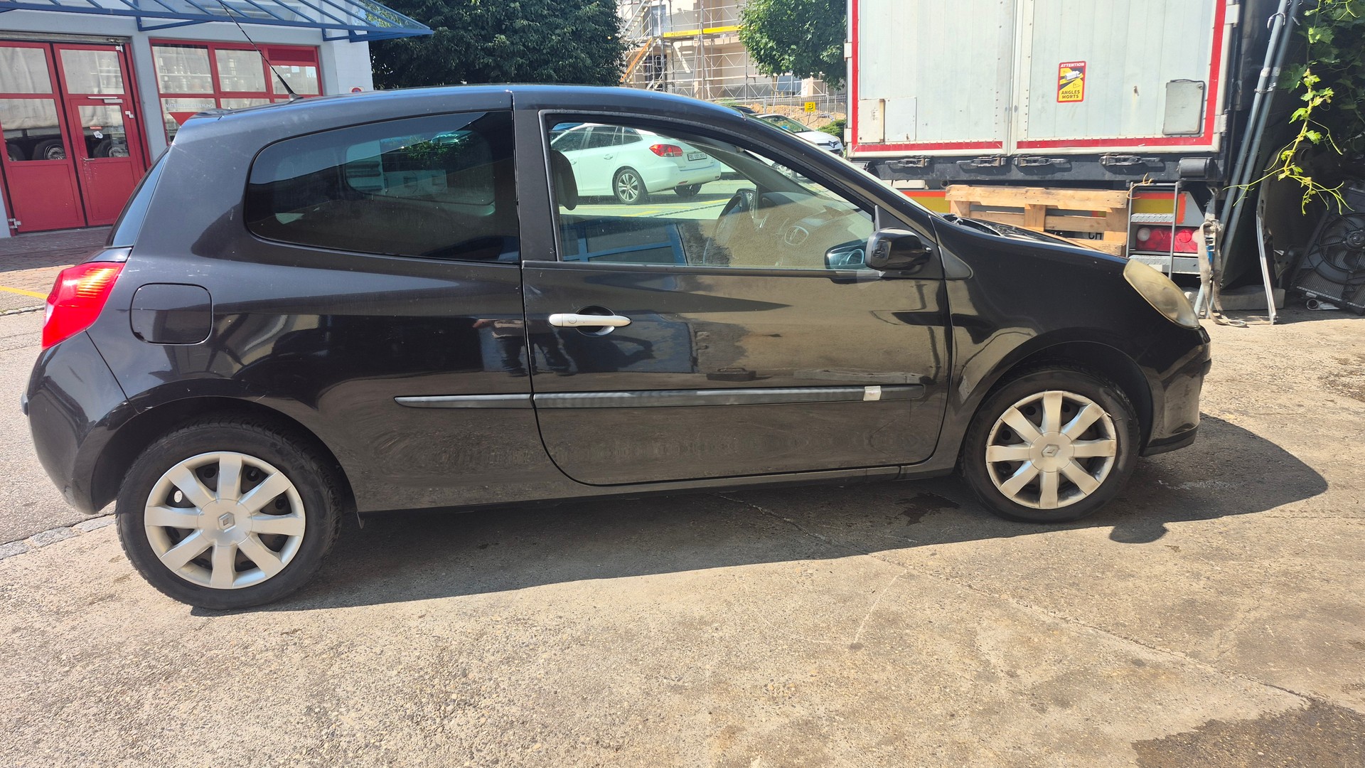 RENAULT Clio 1.2 16V Turbo Rip Curl-image-3
