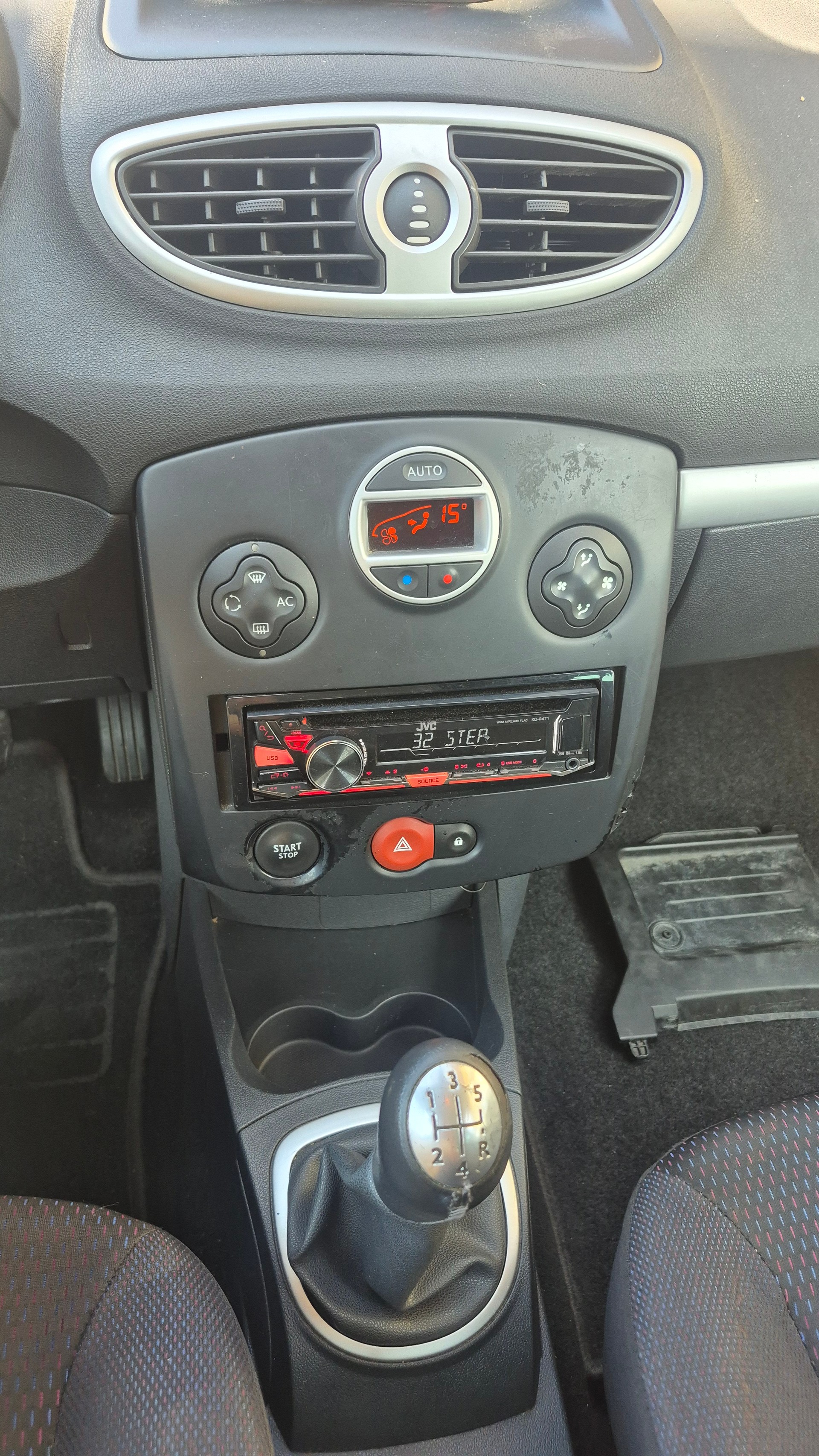 RENAULT Clio 1.2 16V Turbo Rip Curl-image-9