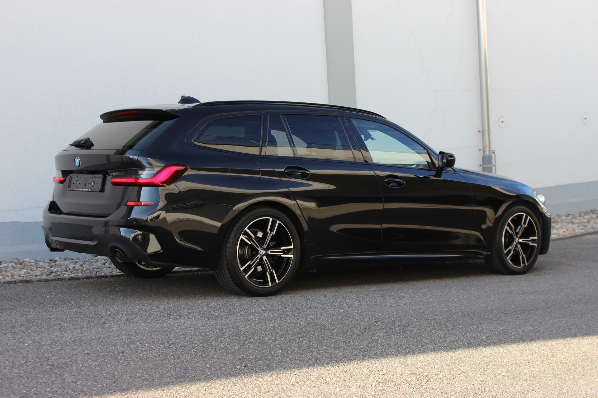 BMW 320d xDrive 48V Touring M SPORTPAKET-image-2