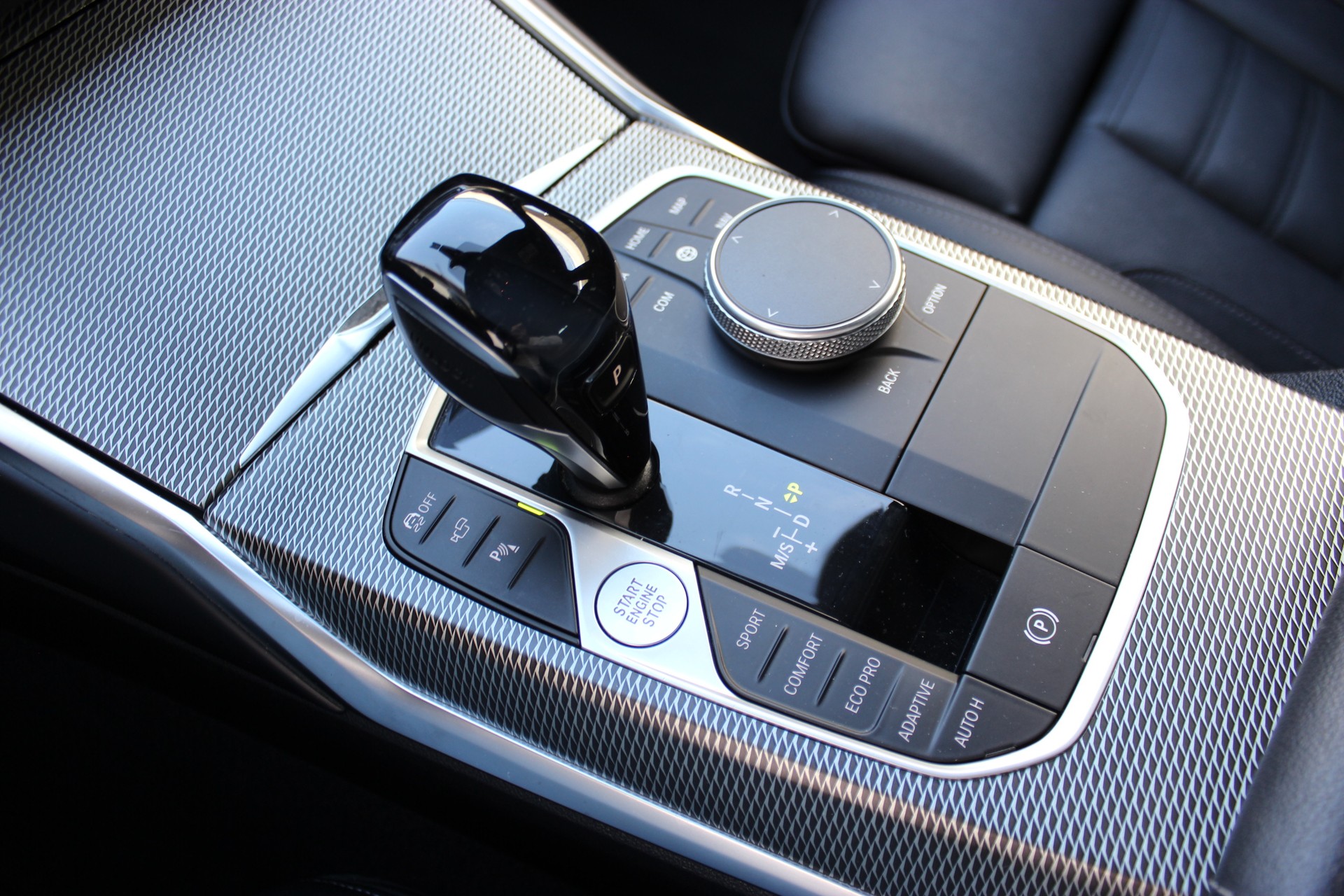 BMW 320d xDrive 48V Touring M SPORTPAKET-image-12