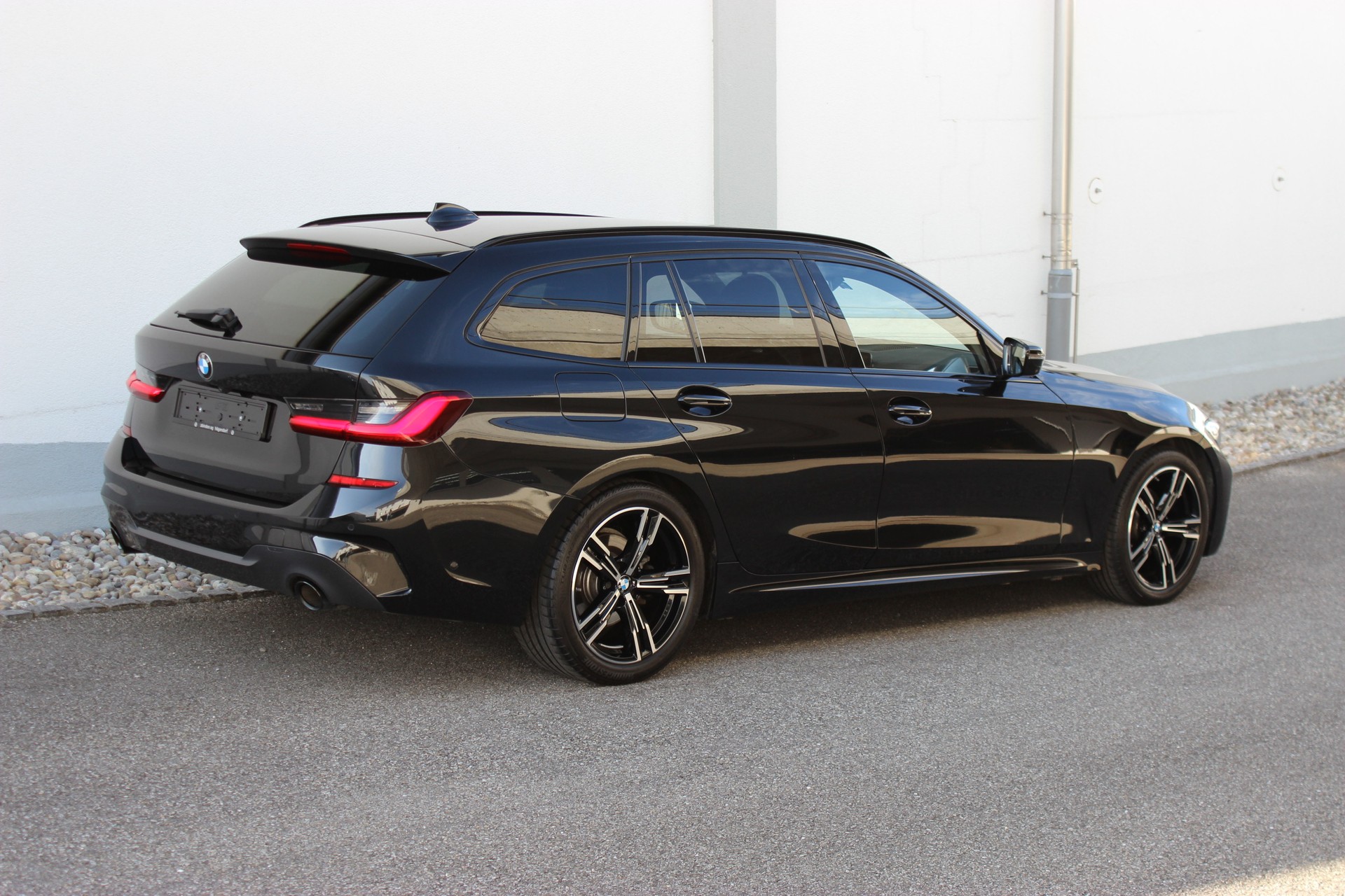 BMW 320d xDrive 48V Touring M SPORTPAKET-image-4