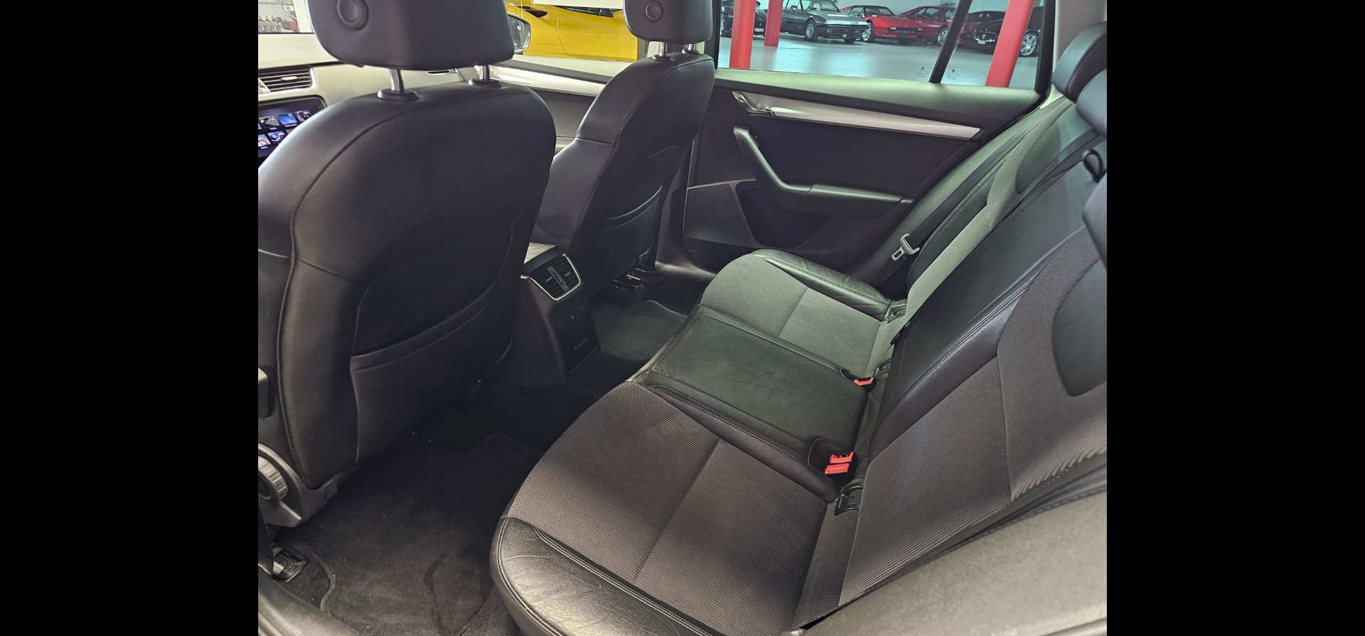 SKODA Octavia Combi 1.6 TDI Ambition DSG-image-7