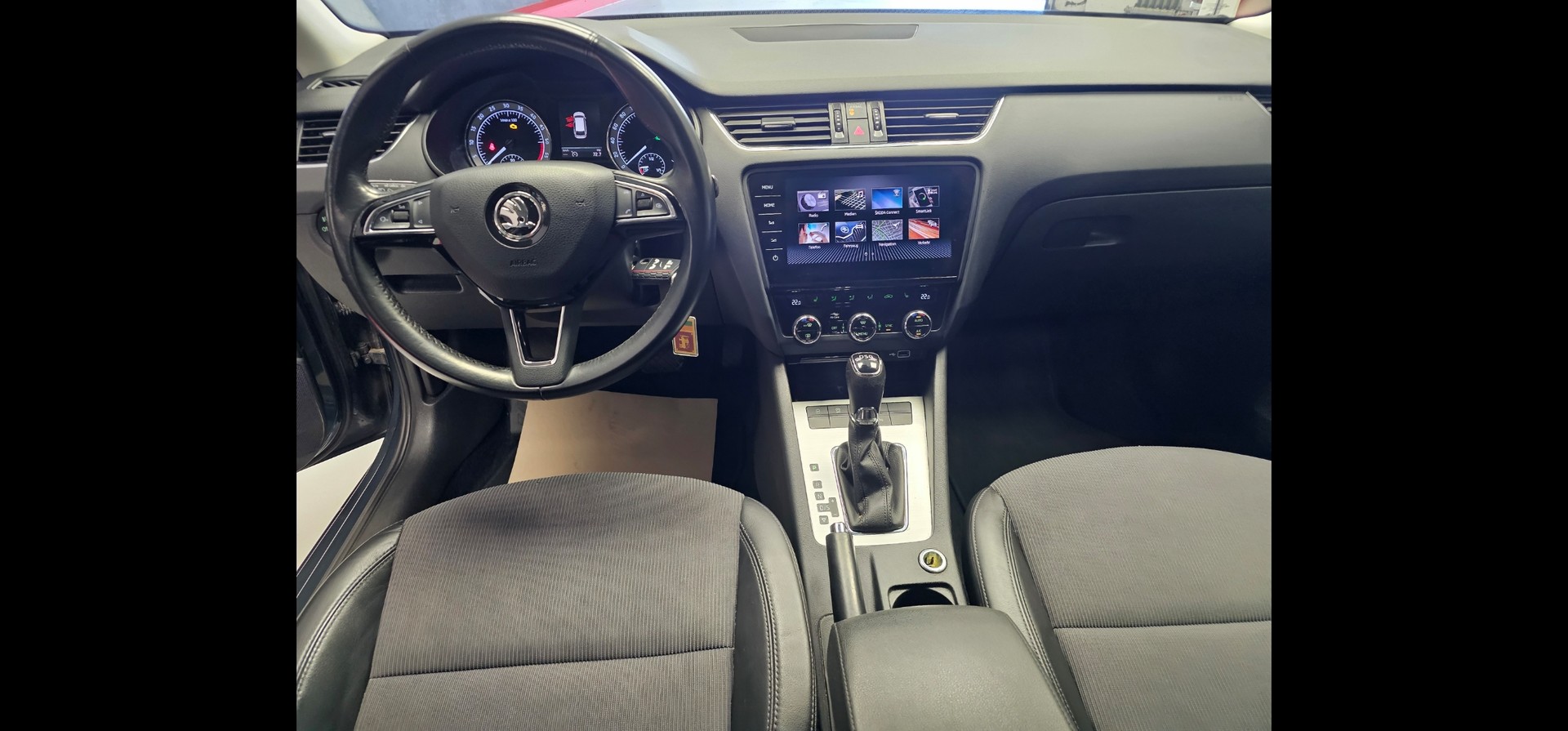 SKODA Octavia Combi 1.6 TDI Ambition DSG-image-6