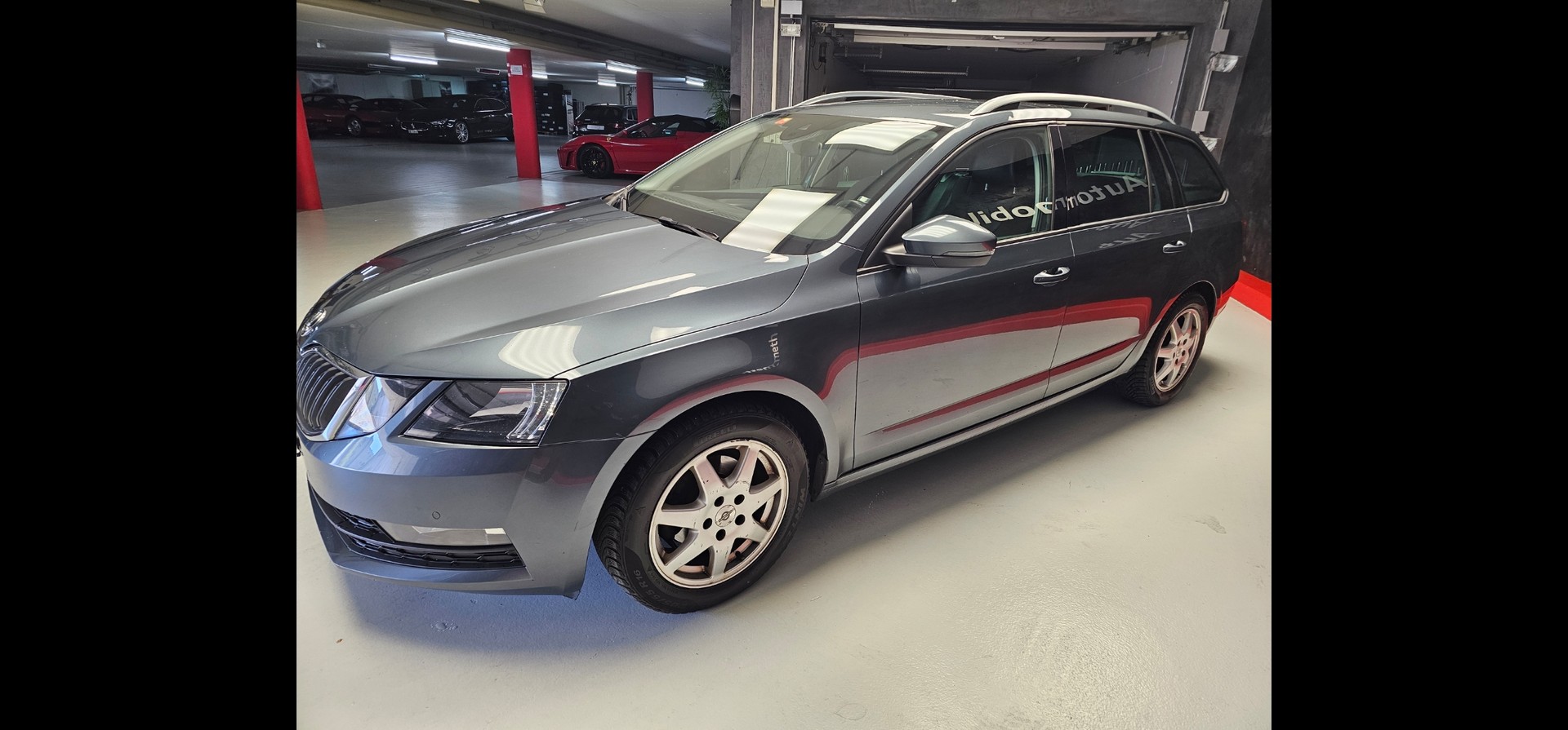 SKODA Octavia Combi 1.6 TDI Ambition DSG-image-1