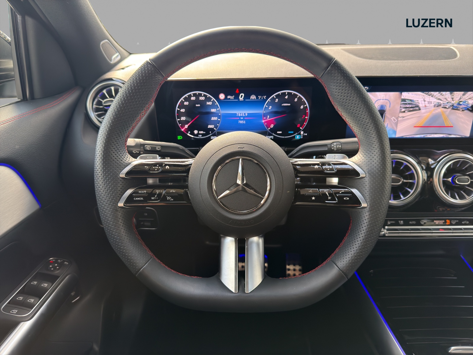 MERCEDES-BENZ GLA 250 4Matic 8G-DCT-image-9