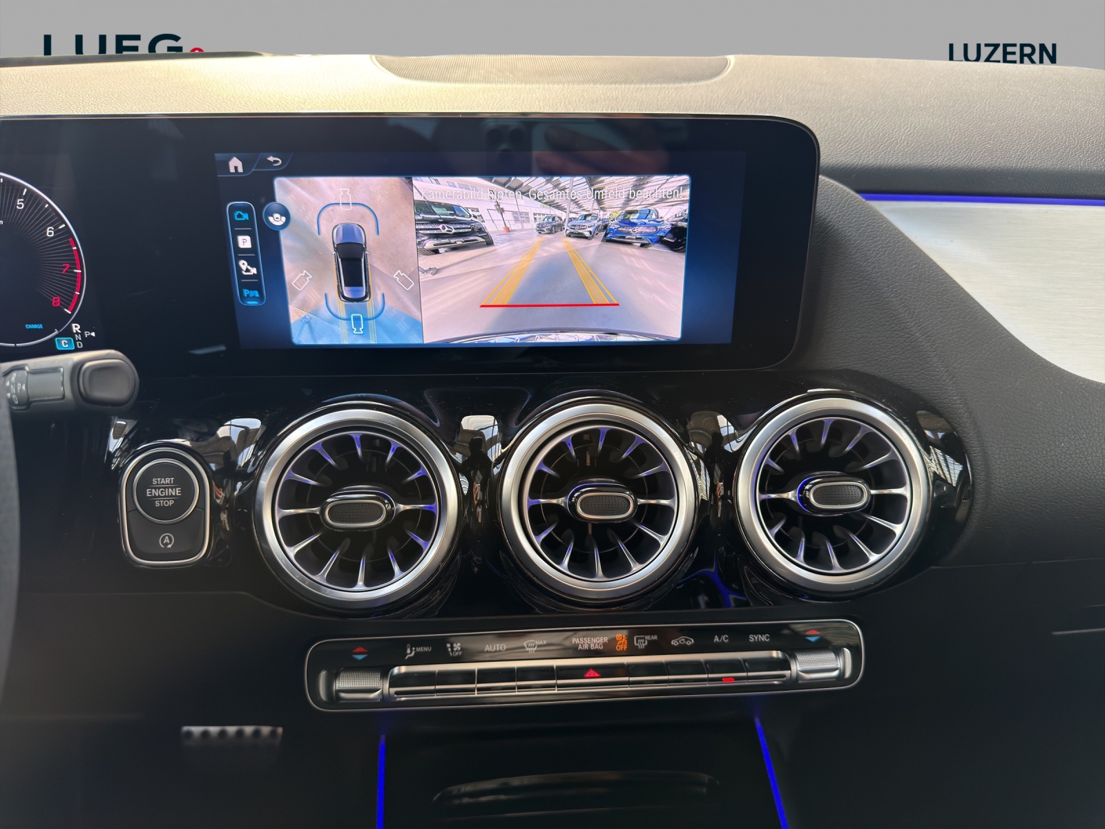 MERCEDES-BENZ GLA 250 4Matic 8G-DCT-image-11