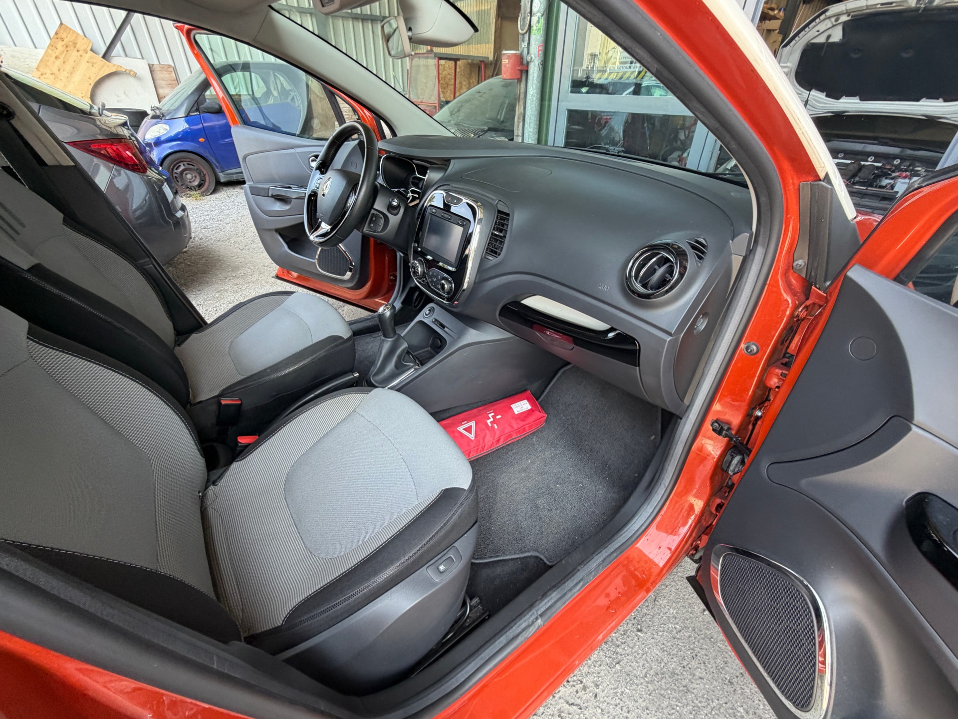 RENAULT Captur 1.5 dCi Dynamique-image-8