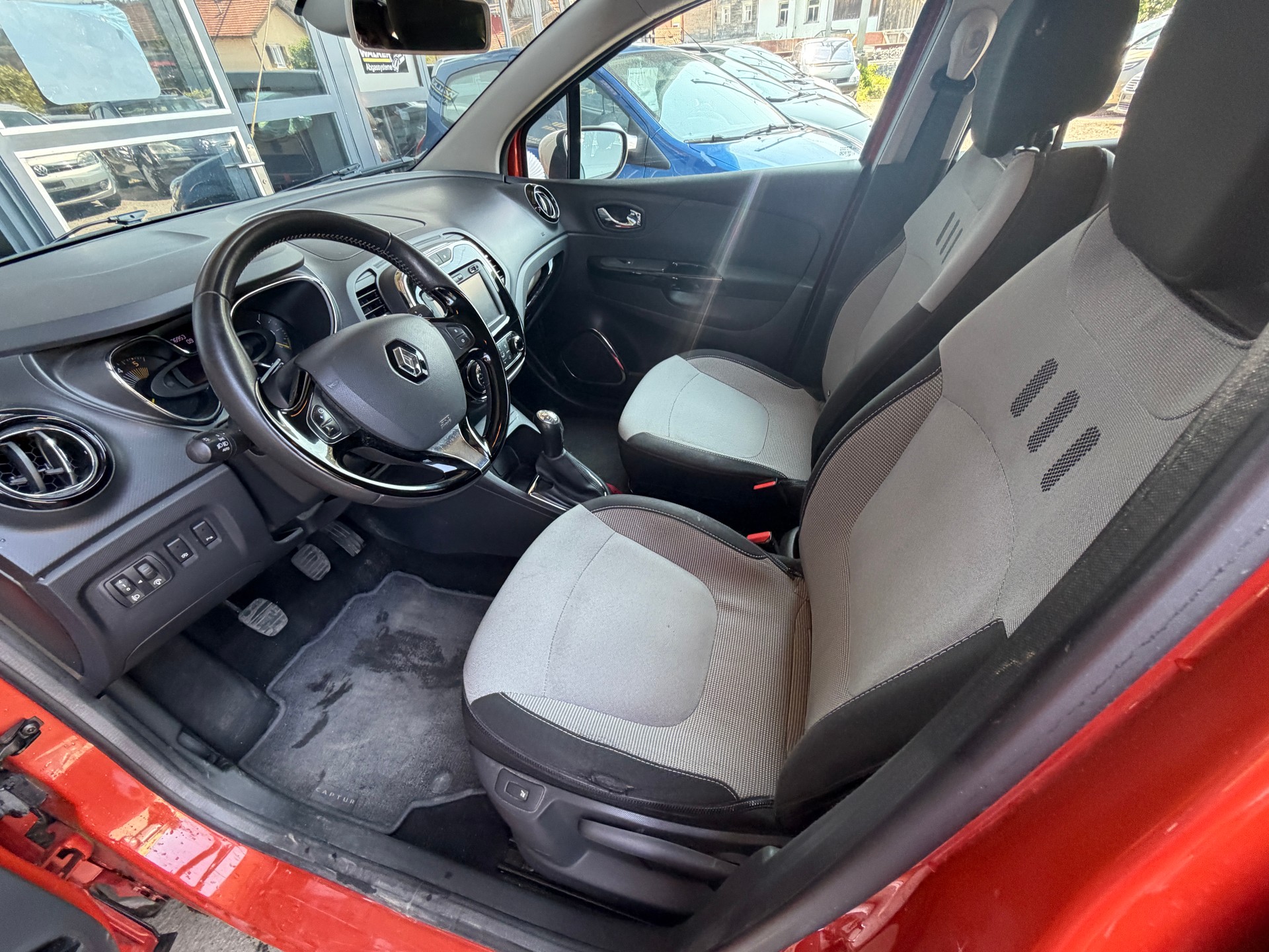 RENAULT Captur 1.5 dCi Dynamique-image-5