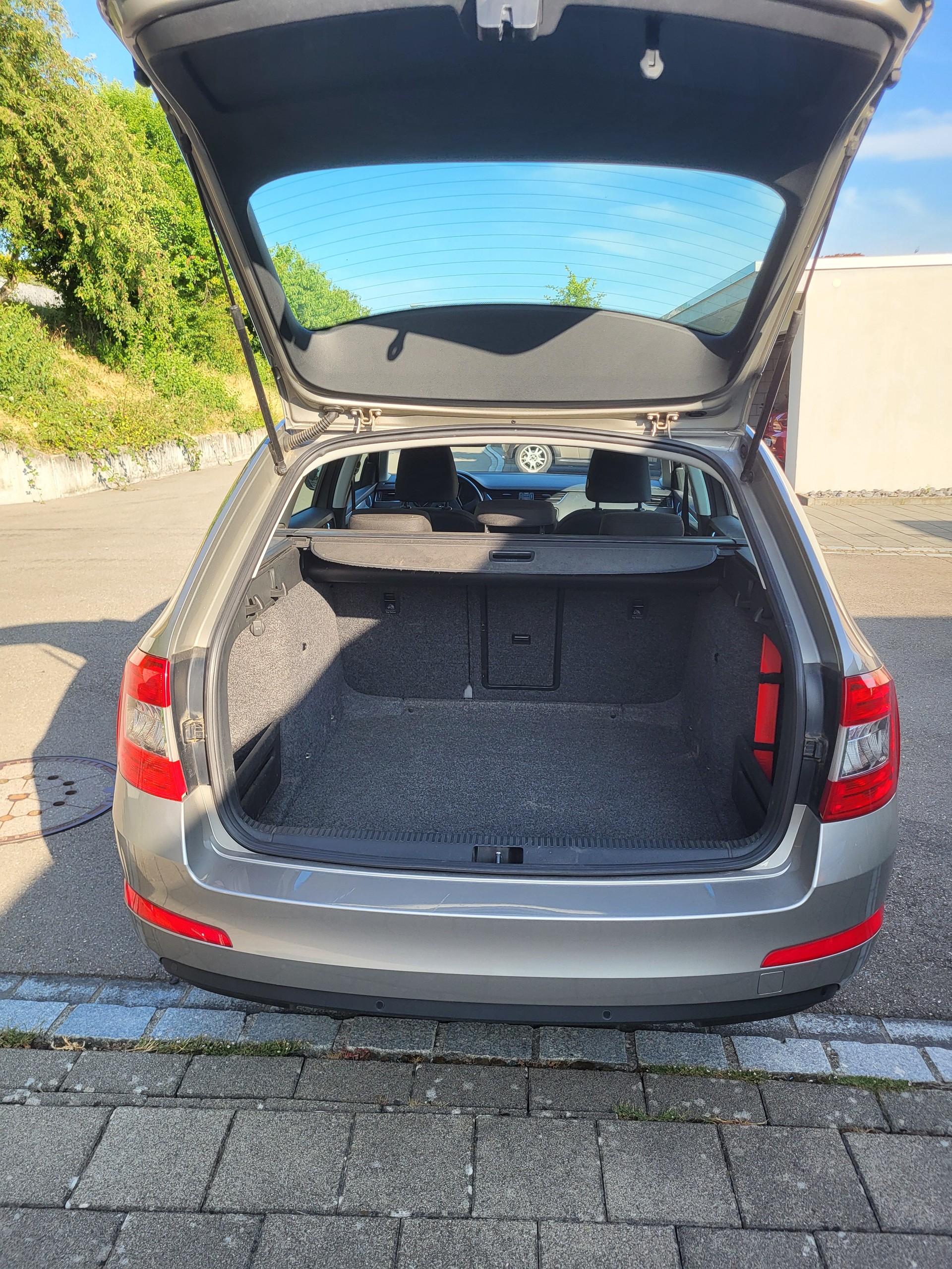 SKODA 2.0 TDI 150 Elegance 4x4-image-4