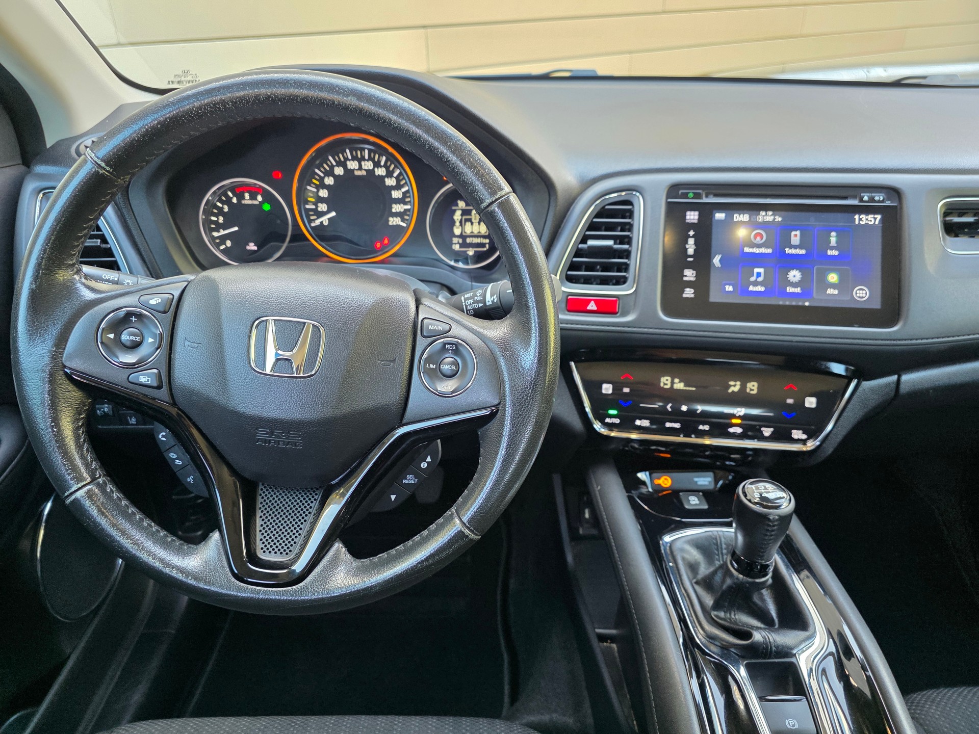 HONDA HR-V 1.6i-DTEC Comfort 4 SUV-image-20