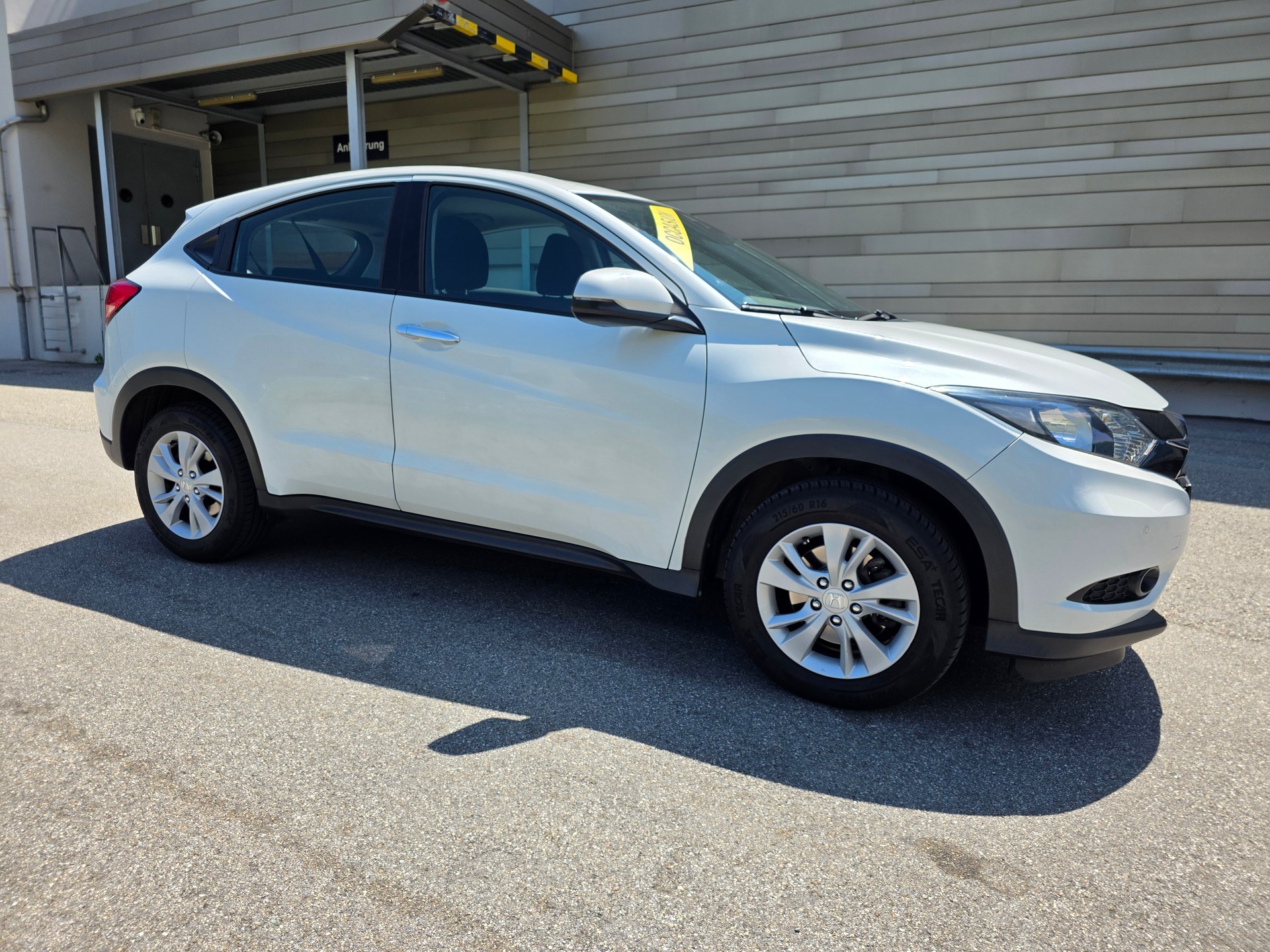 HONDA HR-V 1.6i-DTEC Comfort 4 SUV-image-8