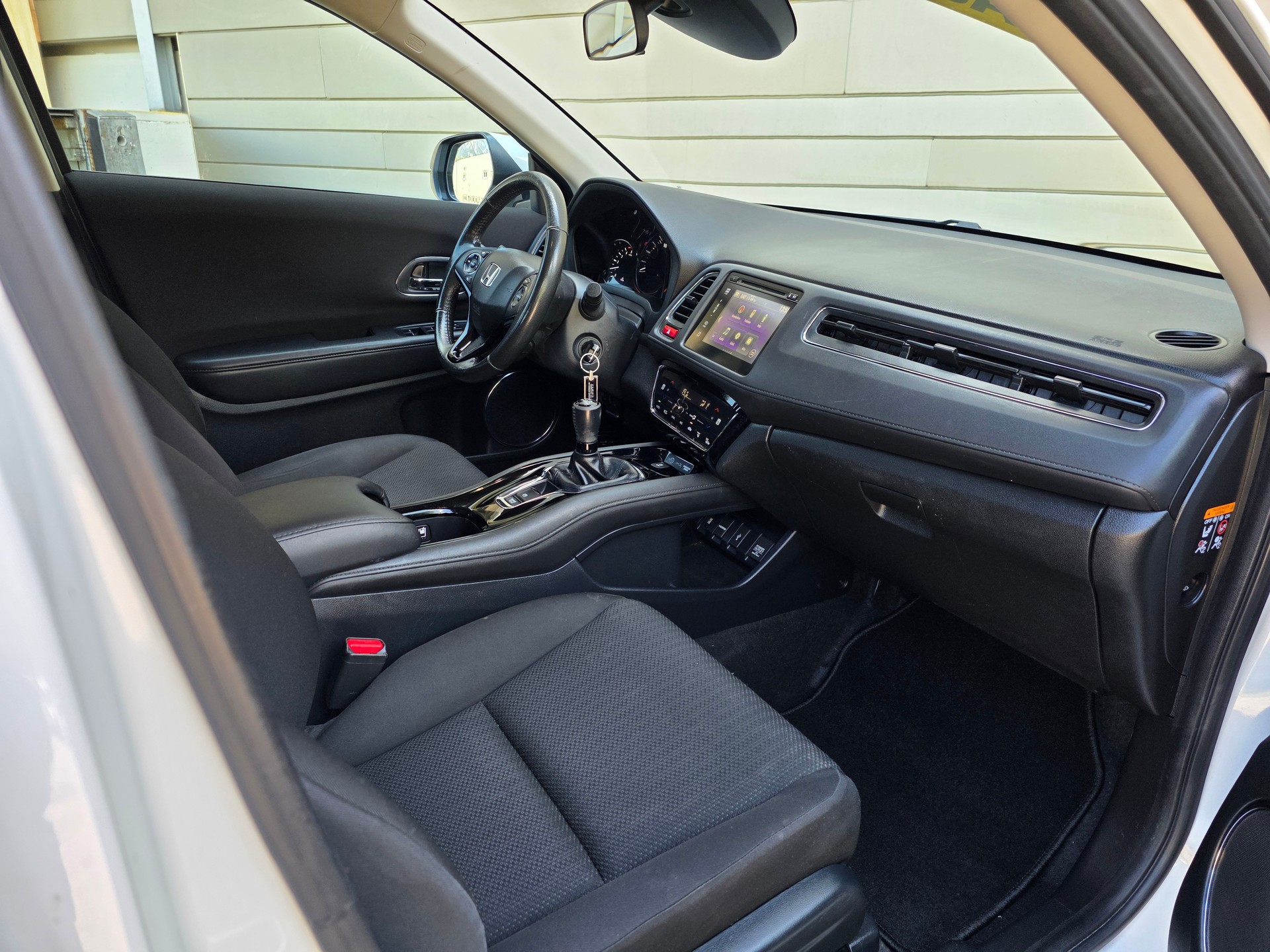 HONDA HR-V 1.6i-DTEC Comfort 4 SUV-image-22
