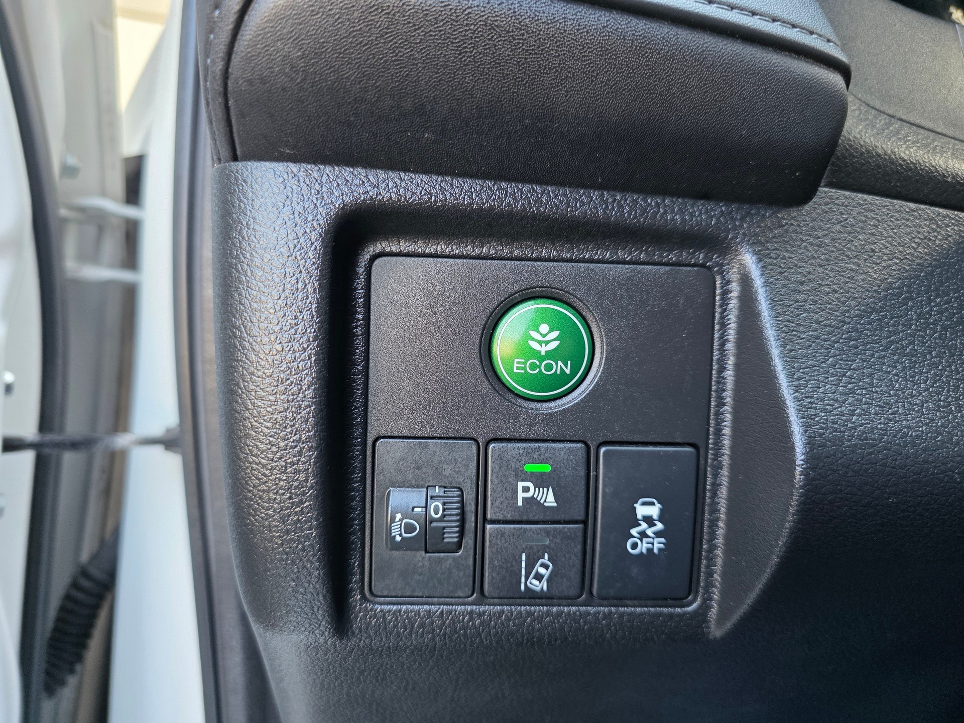 HONDA HR-V 1.6i-DTEC Comfort 4 SUV-image-25