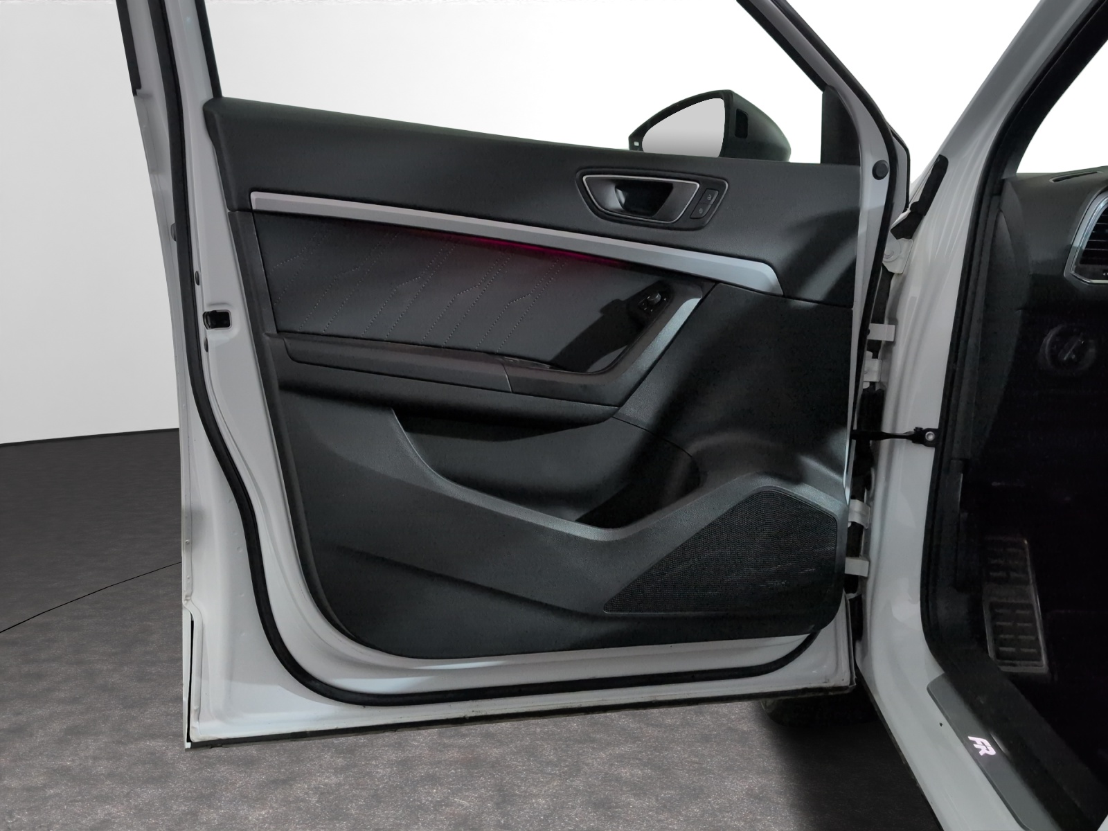 SEAT Ateca 2.0 TSI Hola FR 4Drive DSG-image-13