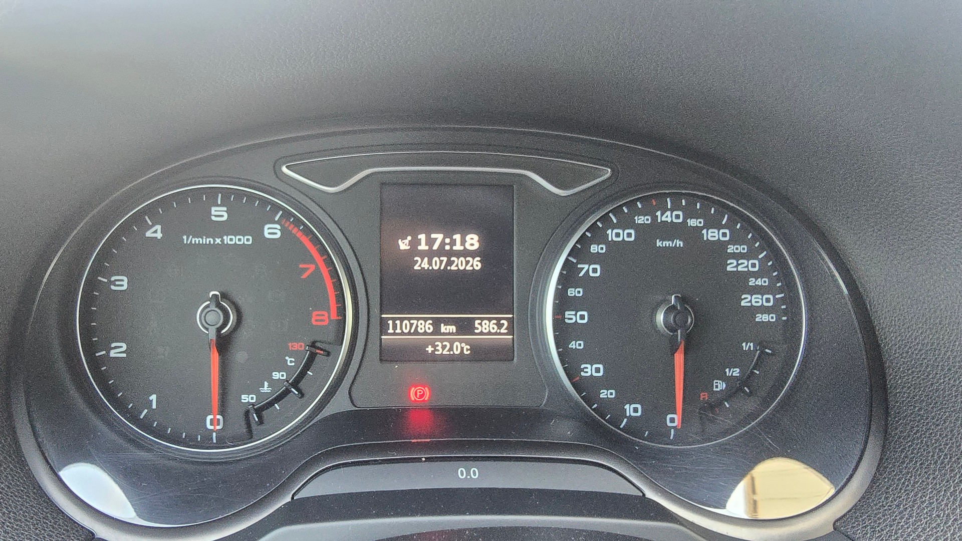 AUDI A3 Sportback 1.4 TFSI Ambiente S-tronic-image-9