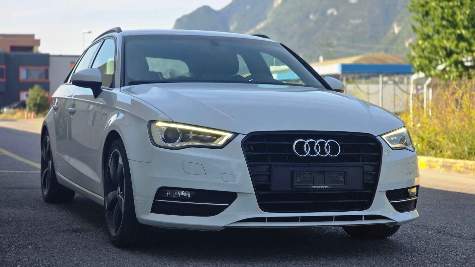AUDI A3 Sportback 1.4 TFSI Ambiente S-tronic-image-1