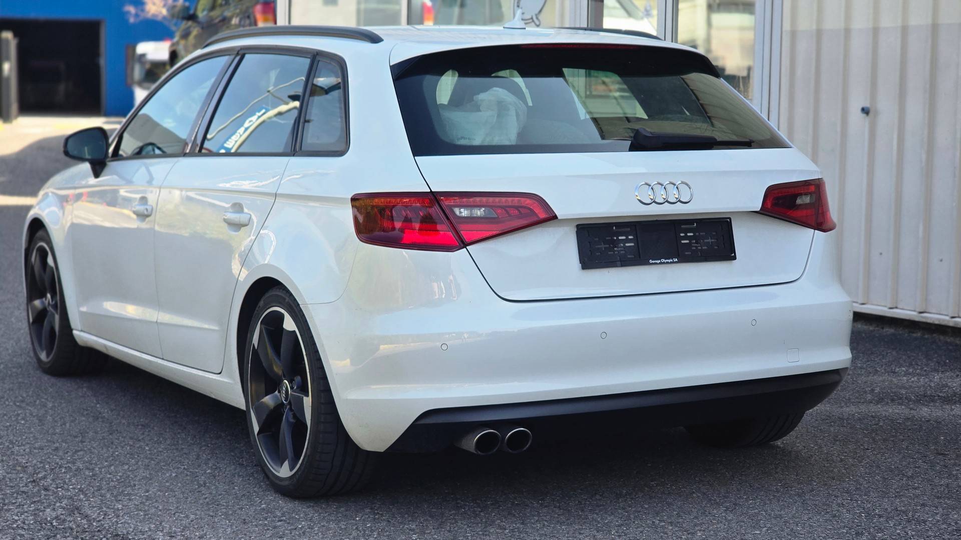 AUDI A3 Sportback 1.4 TFSI Ambiente S-tronic-image-6