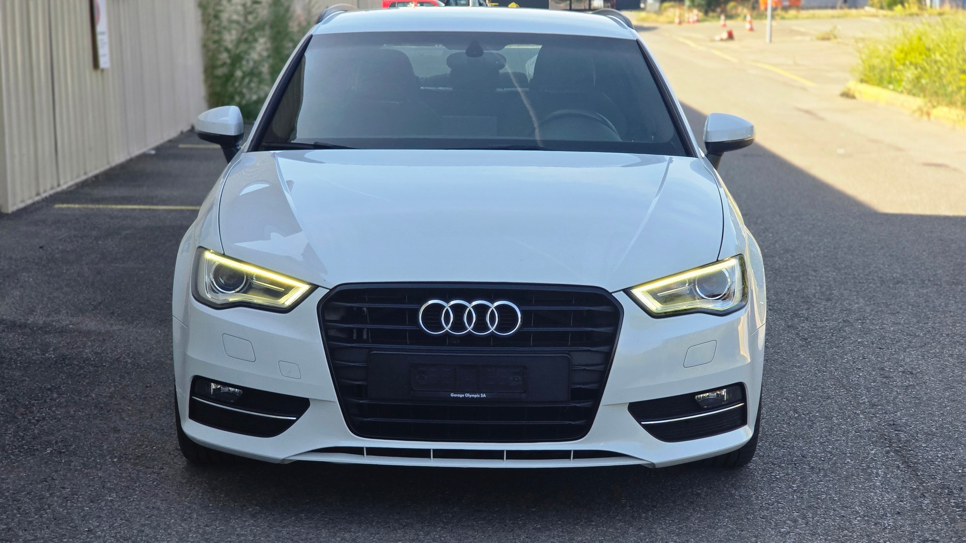 AUDI A3 Sportback 1.4 TFSI Ambiente S-tronic-image-0