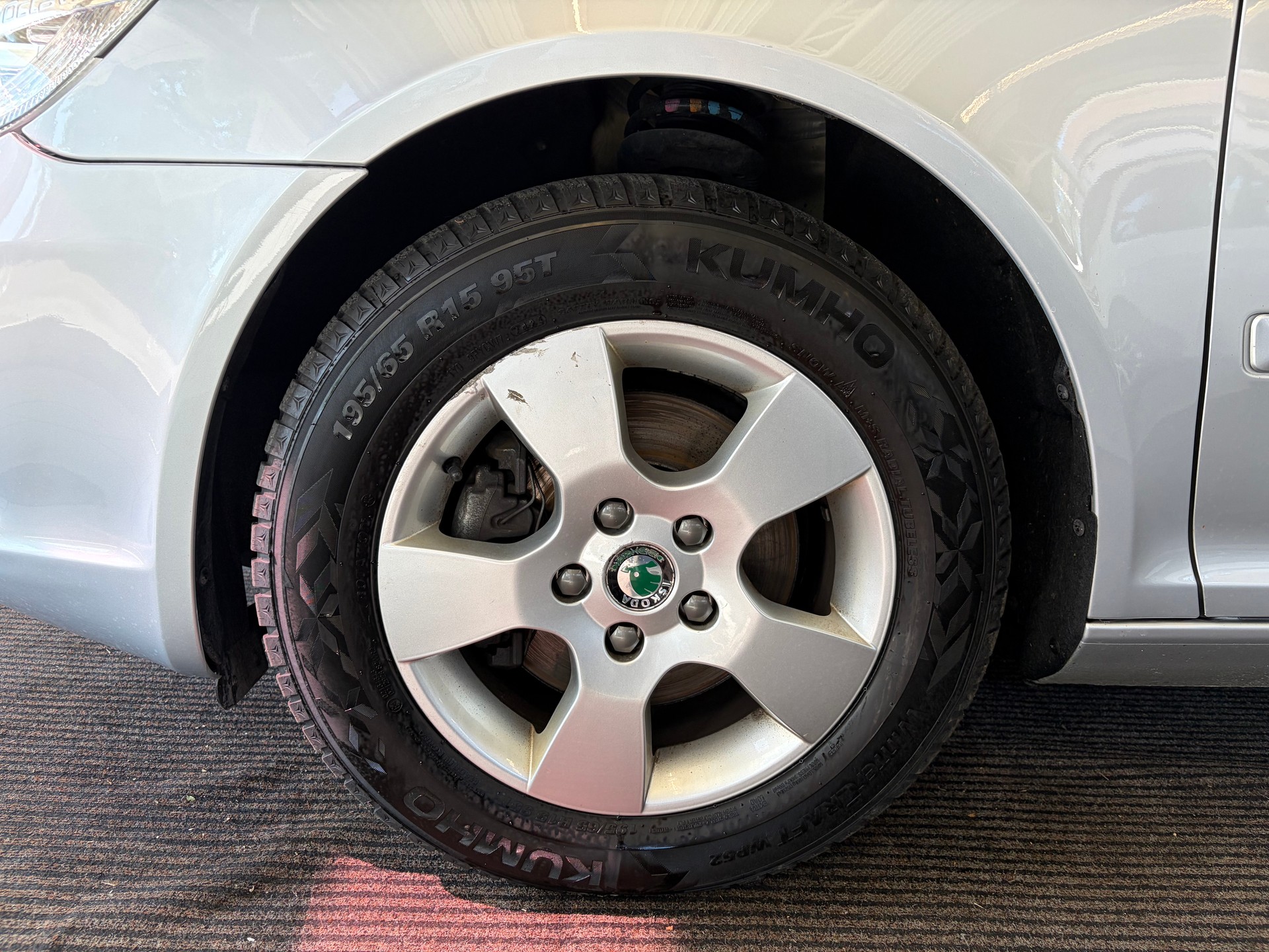 SKODA Octavia Combi 1.8 TSI Laurin & Klement DSG | CH | Alcantara-Leder | Schiebedach | Memory | Navi Columbus |-image-9