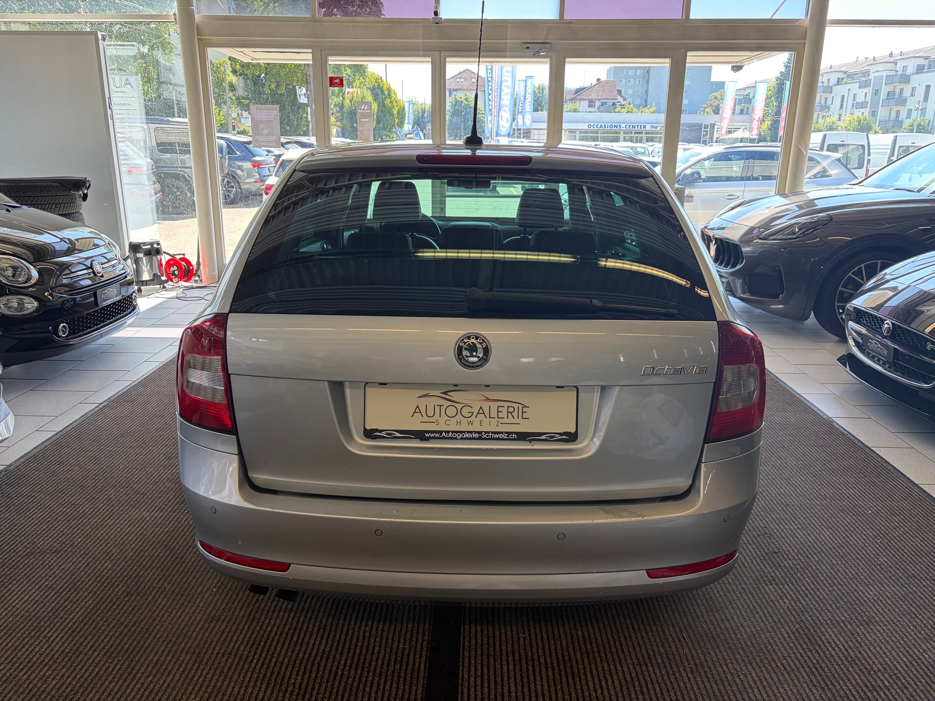 SKODA Octavia Combi 1.8 TSI Laurin & Klement DSG | CH | Alcantara-Leder | Schiebedach | Memory | Navi Columbus |-image-21