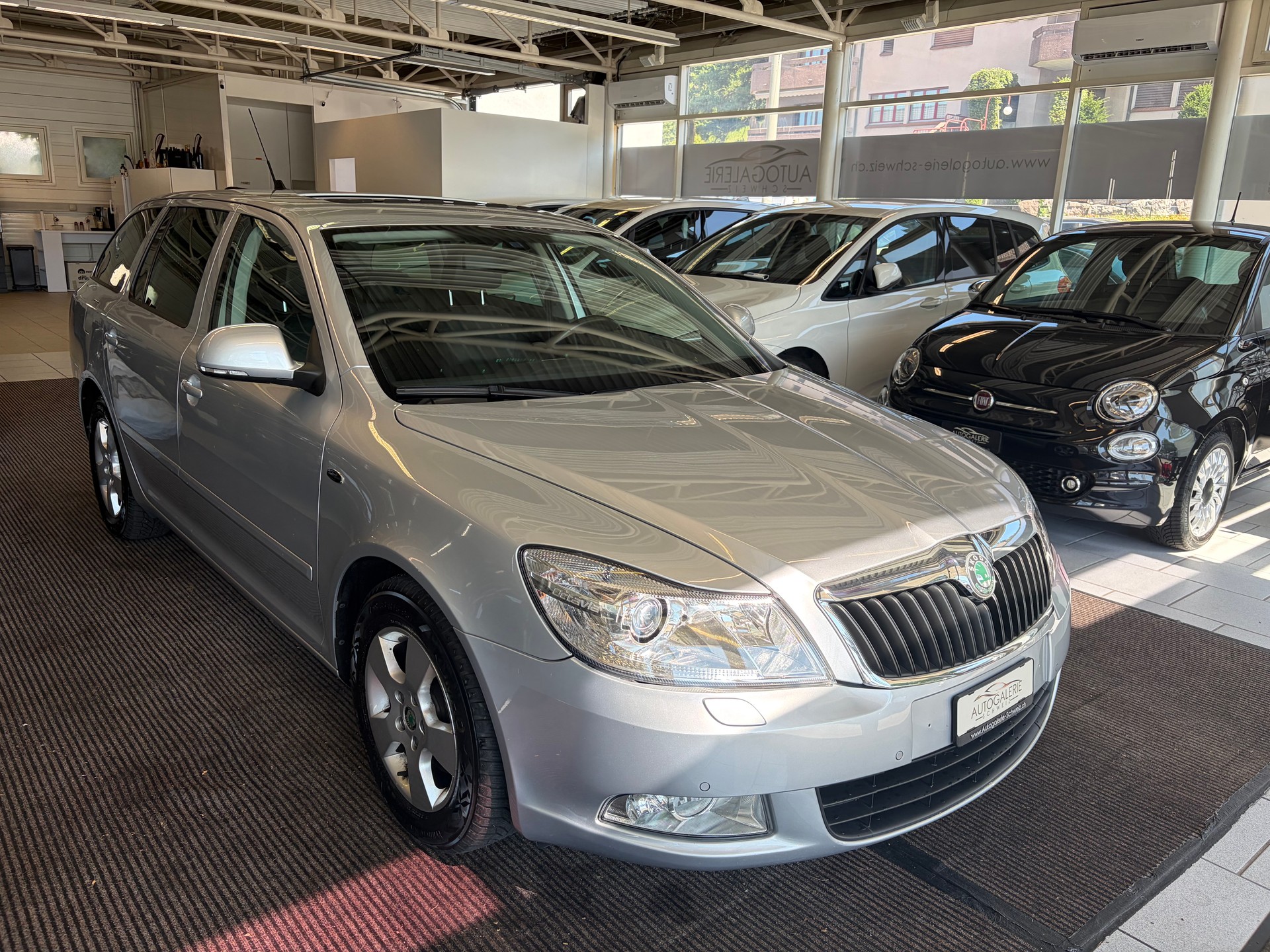 SKODA Octavia Combi 1.8 TSI Laurin & Klement DSG | CH | Alcantara-Leder | Schiebedach | Memory | Navi Columbus |-image-28