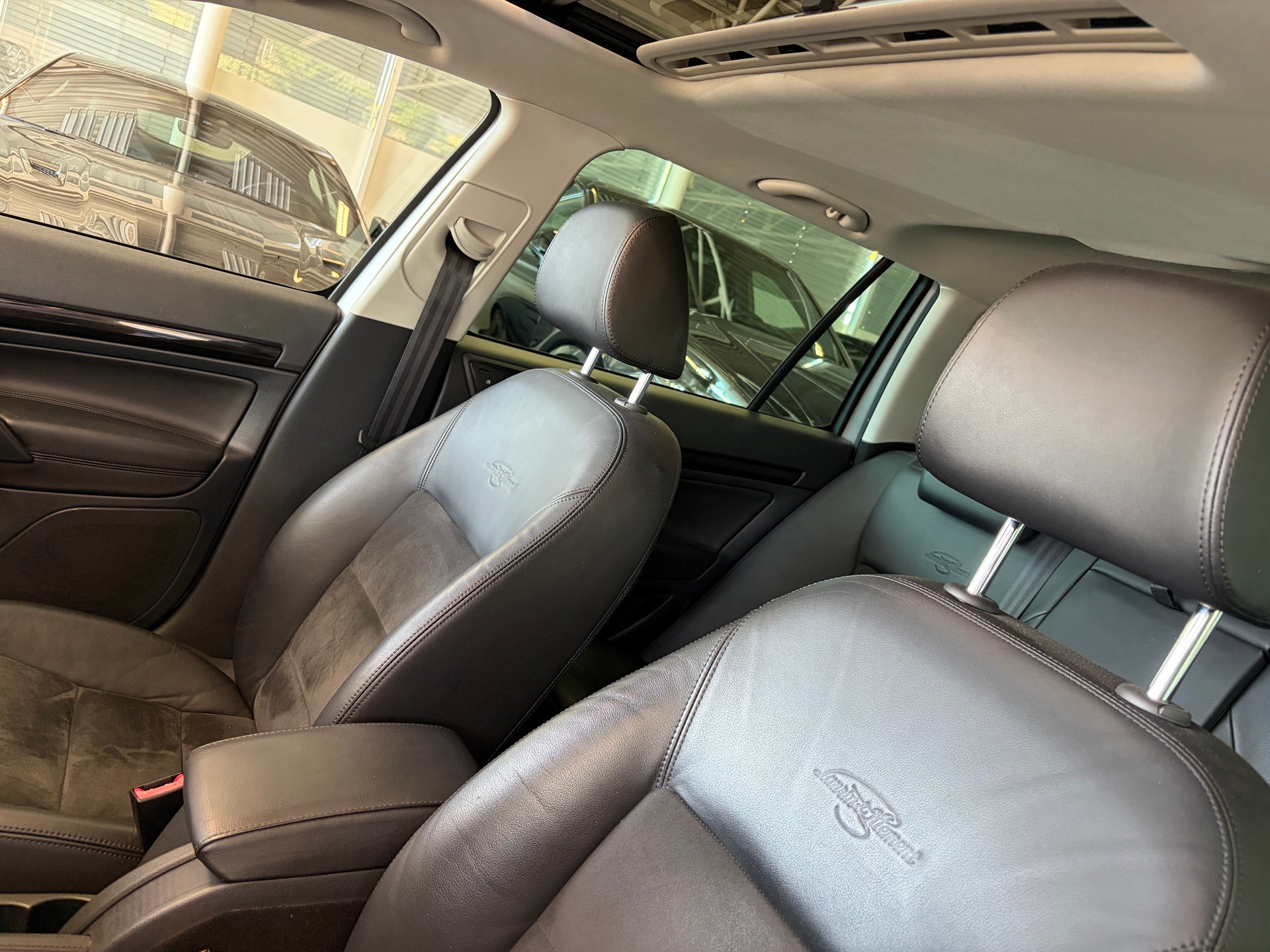 SKODA Octavia Combi 1.8 TSI Laurin & Klement DSG | CH | Alcantara-Leder | Schiebedach | Memory | Navi Columbus |-image-12
