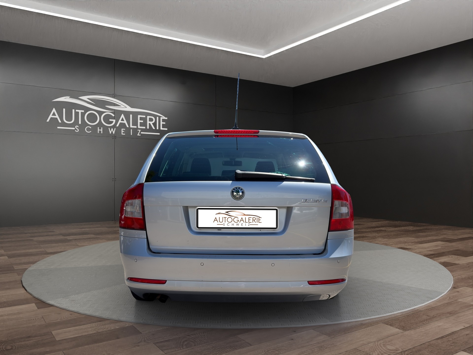 SKODA Octavia Combi 1.8 TSI Laurin & Klement DSG | CH | Alcantara-Leder | Schiebedach | Memory | Navi Columbus |-showroom-element-3