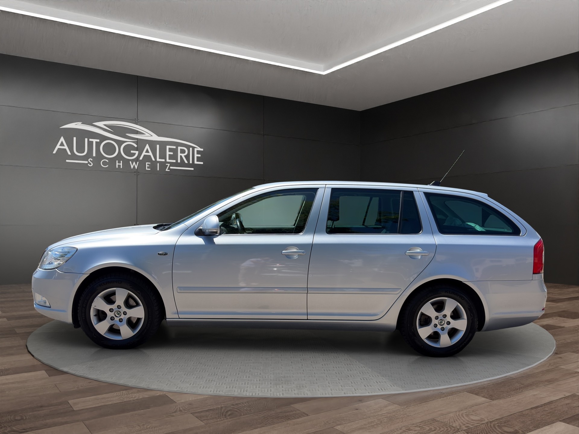 SKODA Octavia Combi 1.8 TSI Laurin & Klement DSG | CH | Alcantara-Leder | Schiebedach | Memory | Navi Columbus |-showroom-element-1