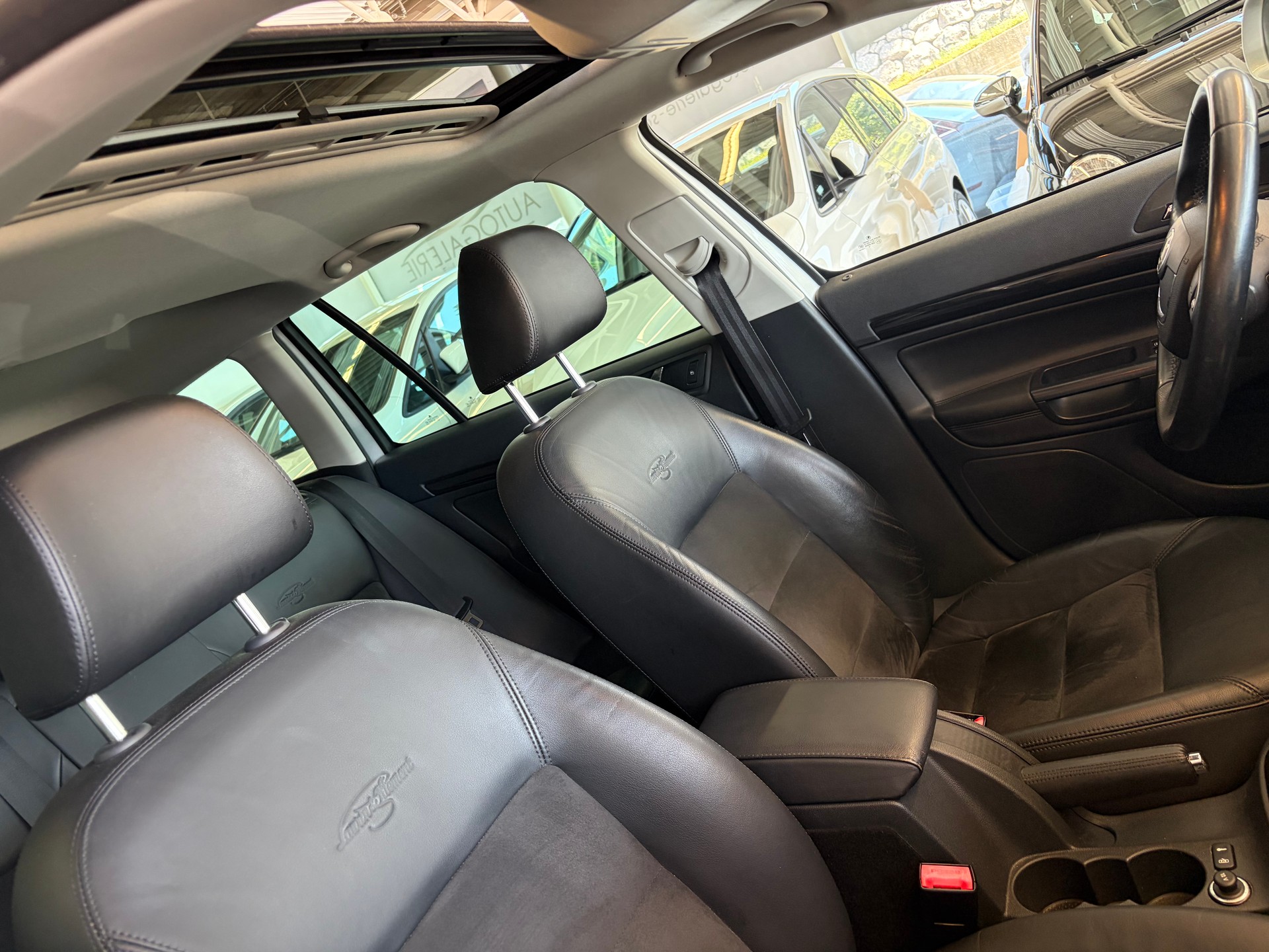 SKODA Octavia Combi 1.8 TSI Laurin & Klement DSG | CH | Alcantara-Leder | Schiebedach | Memory | Navi Columbus |-image-26