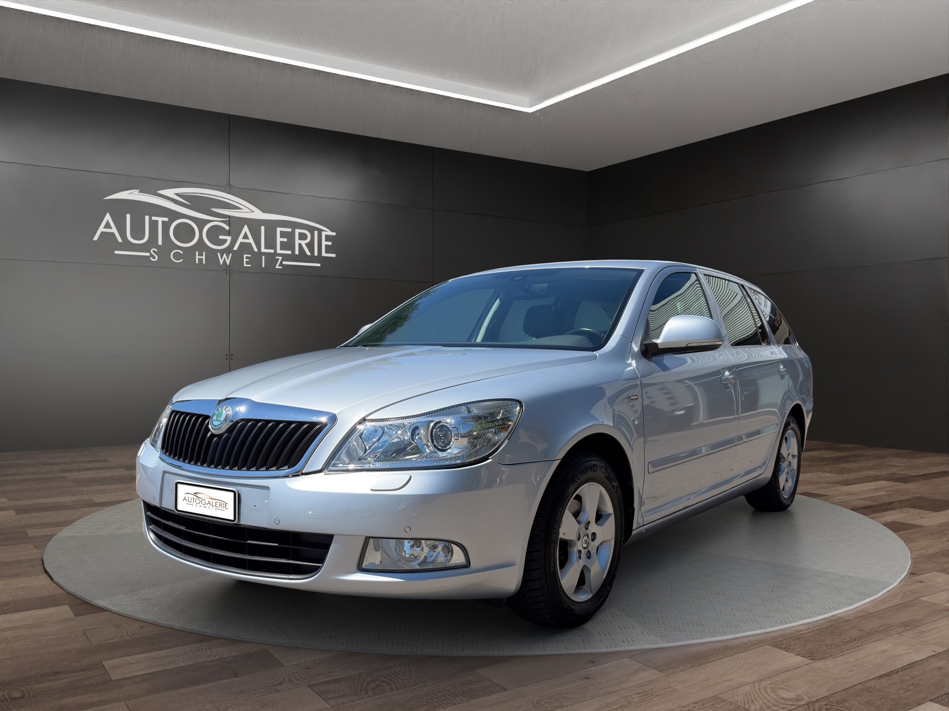 SKODA Octavia Combi 1.8 TSI Laurin & Klement DSG | CH | Alcantara-Leder | Schiebedach | Memory | Navi Columbus |