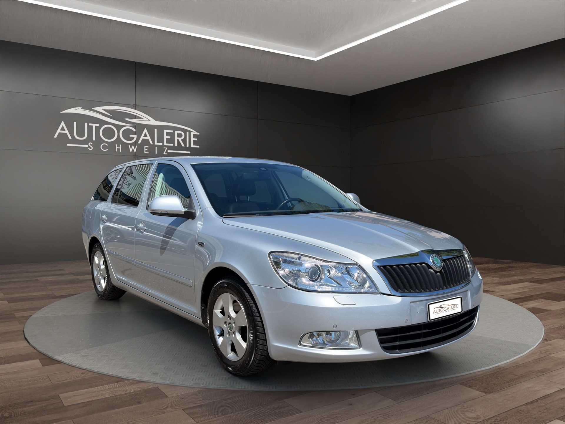 SKODA Octavia Combi 1.8 TSI Laurin & Klement DSG | CH | Alcantara-Leder | Schiebedach | Memory | Navi Columbus |-image-6